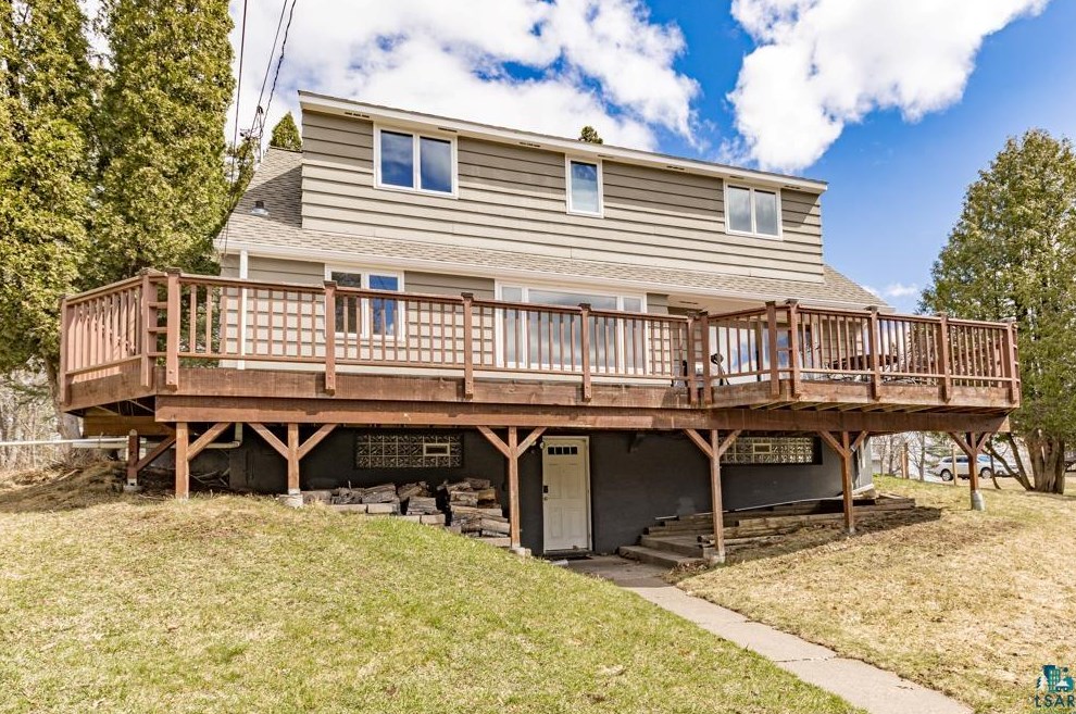 2225 Sussex Ave, Duluth MN  55803-2211 exterior