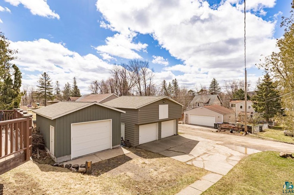 2225 Sussex Ave, Duluth MN  55803-2211 exterior