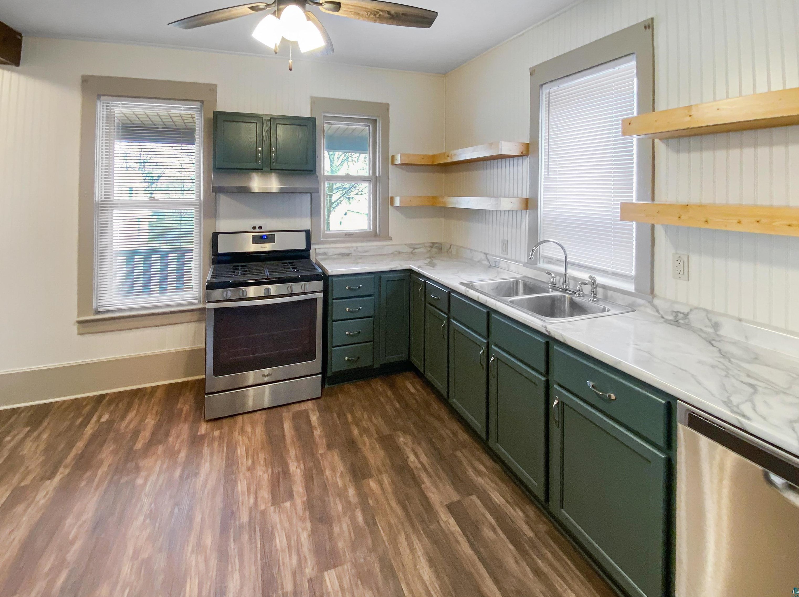 4822 W 6th St, Duluth, MN 55807