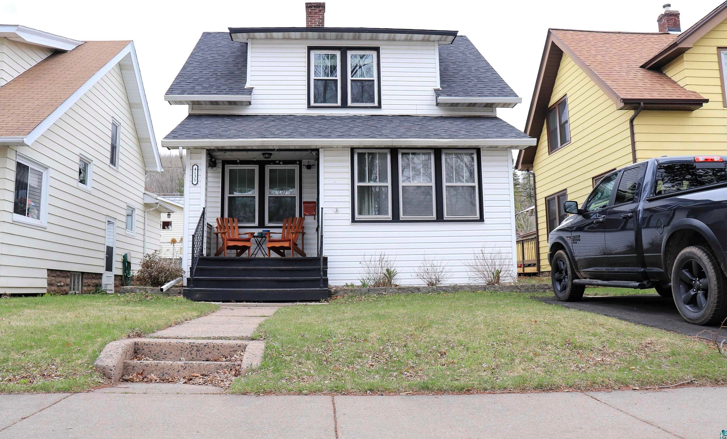 4135 W 8th St, Duluth, MN 55807