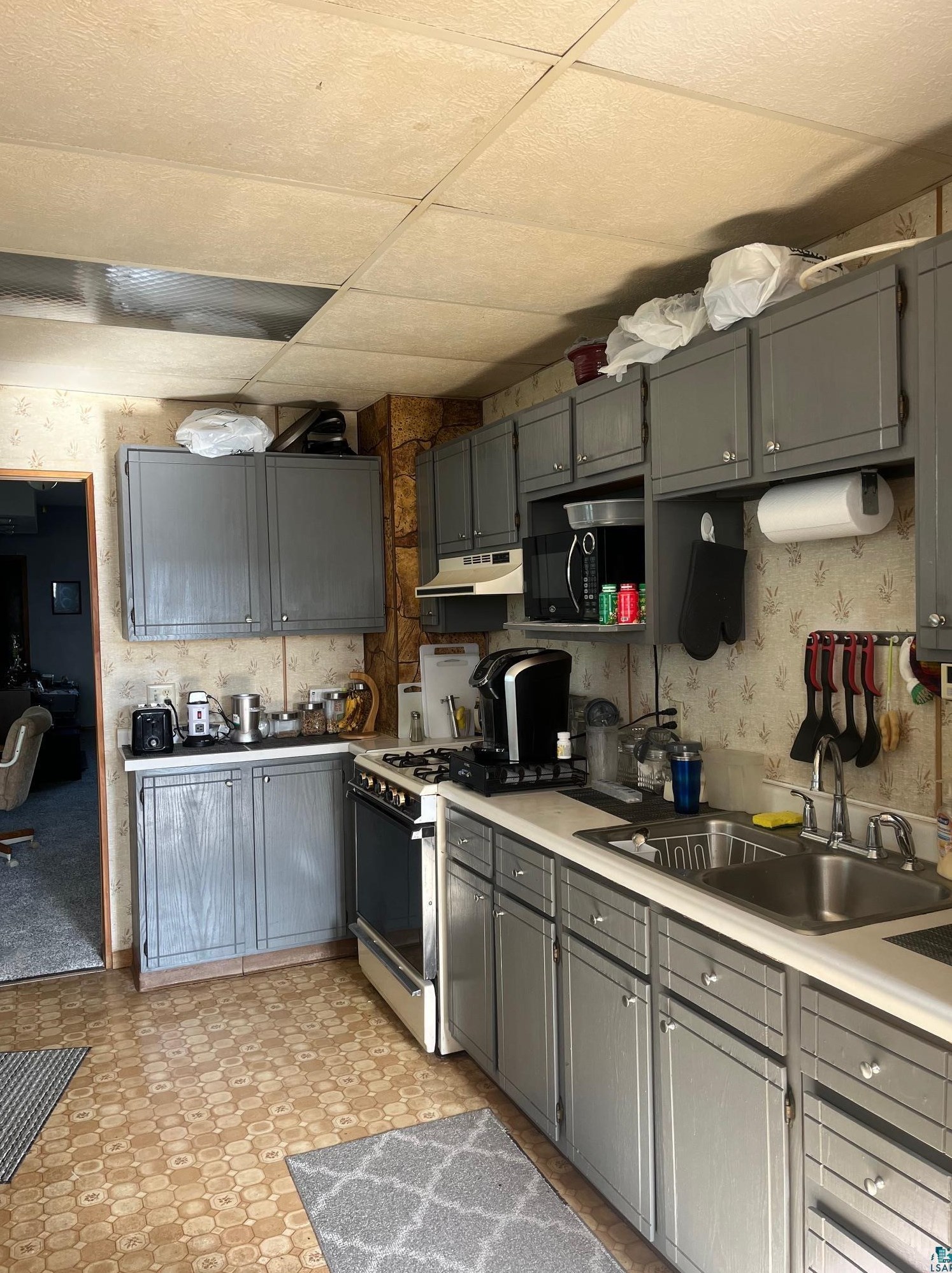 2318 W 2nd St, Duluth, MN 55806