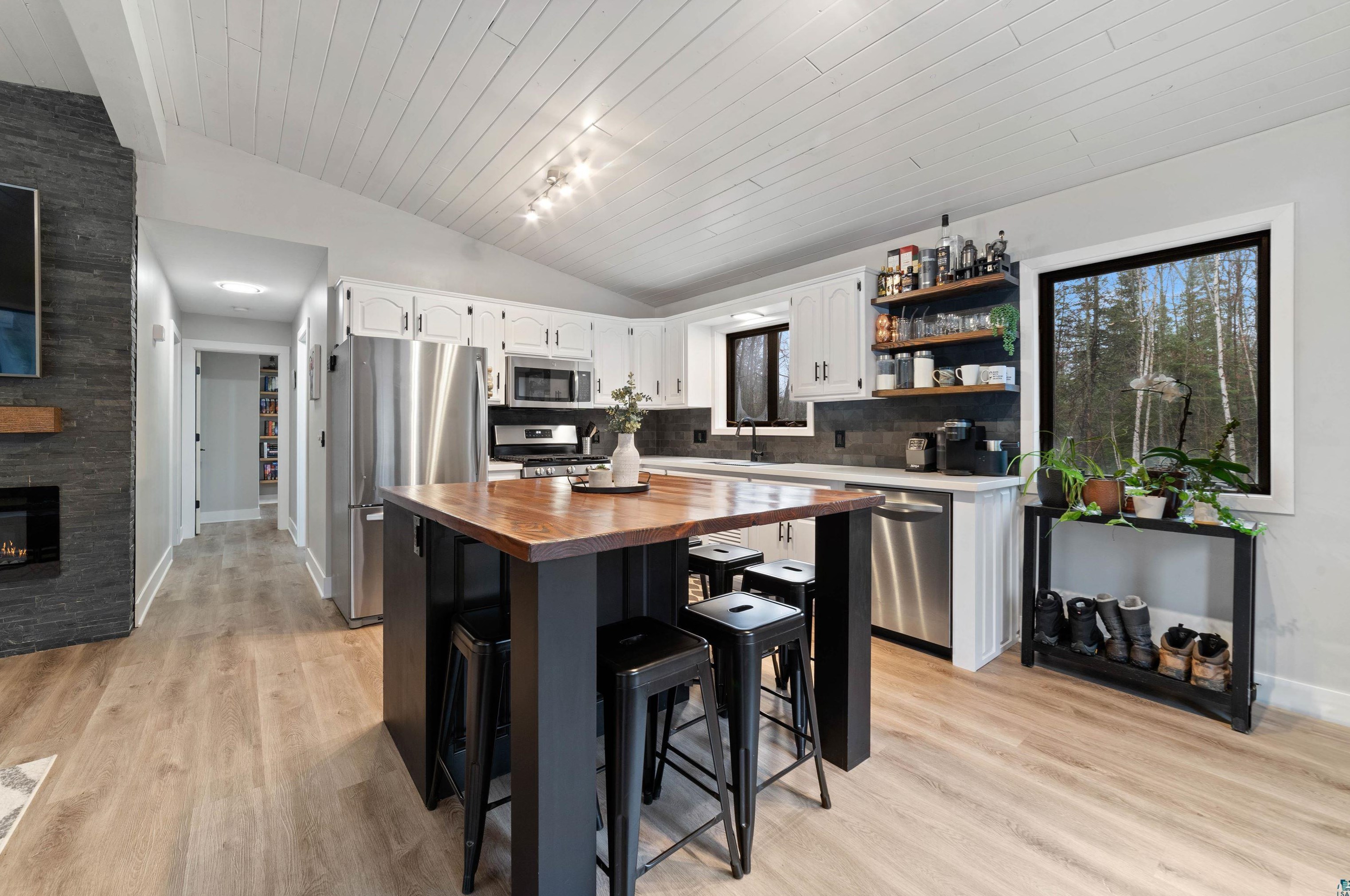 5270 Wilderness Trl, Duluth MN  exterior