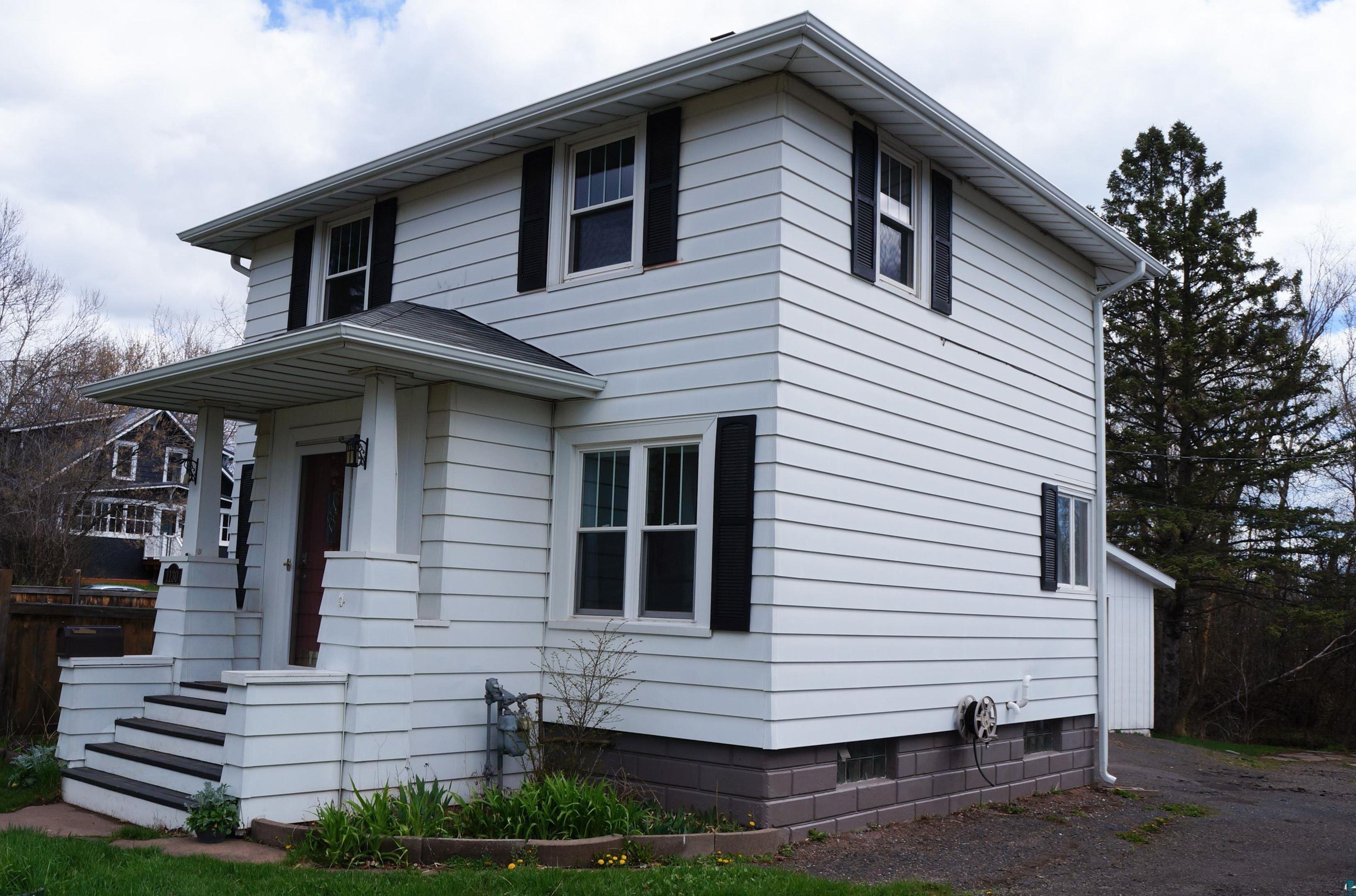 1130 47th Ave, Duluth, MN 55804-1504