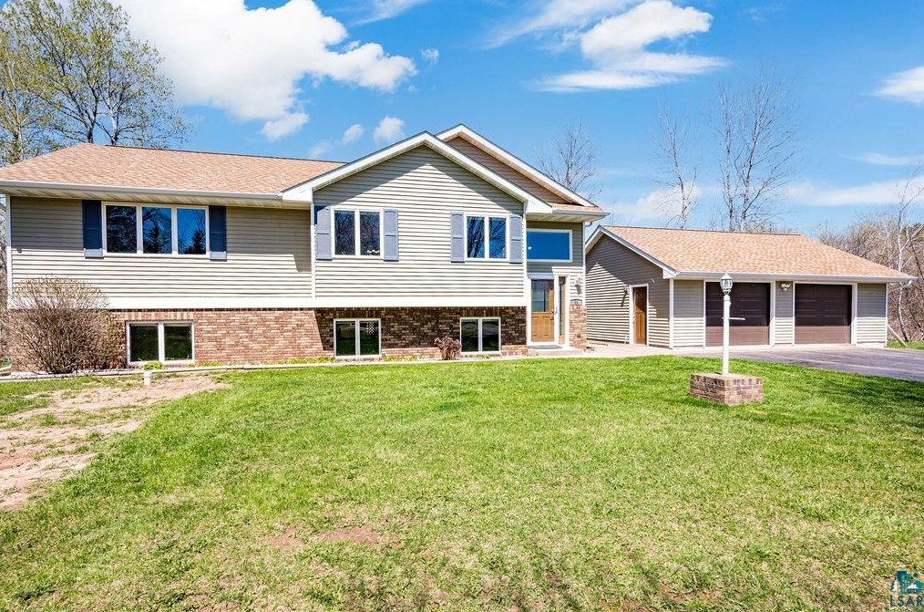 55 Birch Dr, Esko, MN 55733-9642