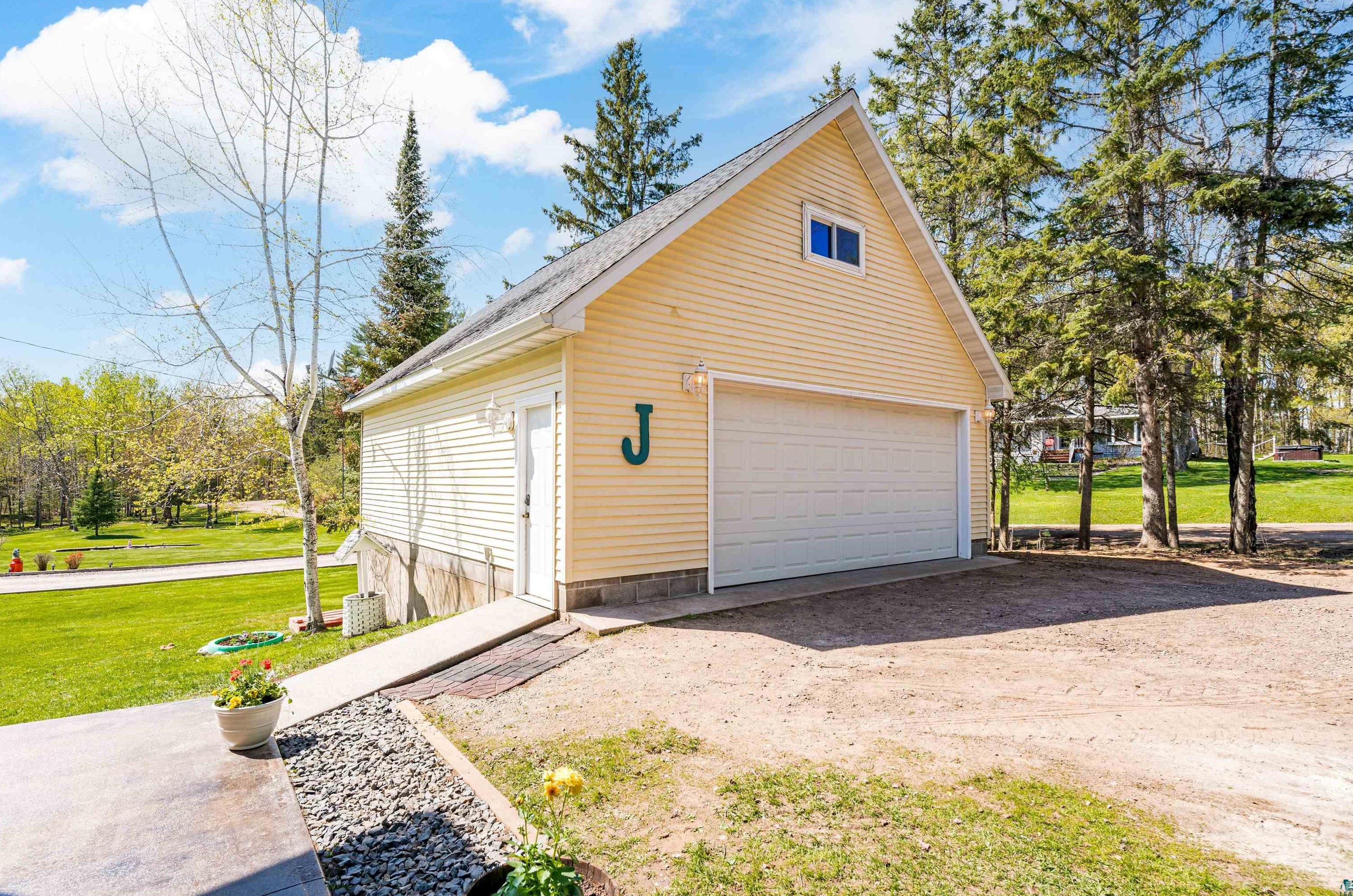178 Wildwood Dr, Esko, MN 55733-9621