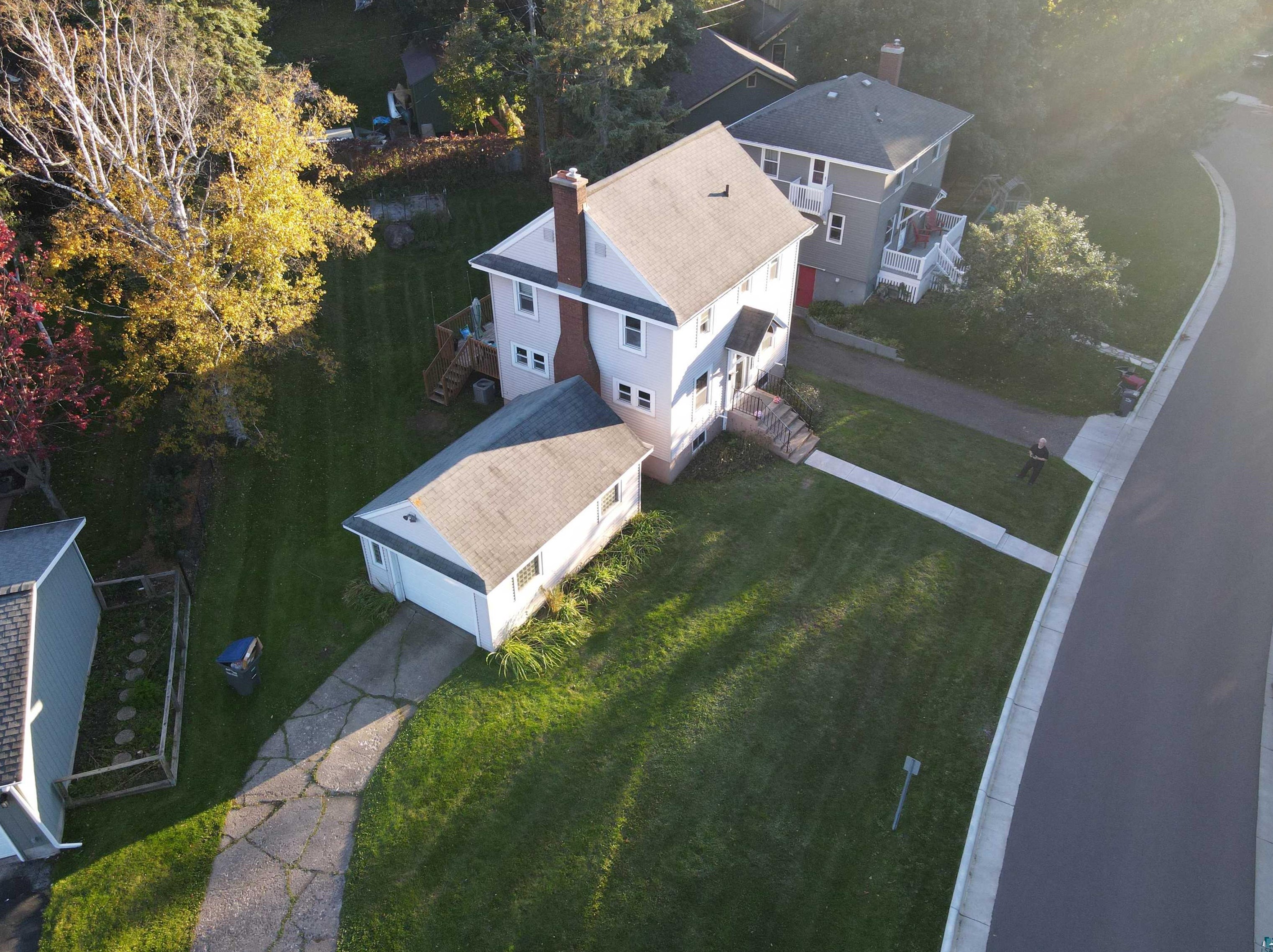 2346 Vermilion Rd, Duluth, MN 55803-2338