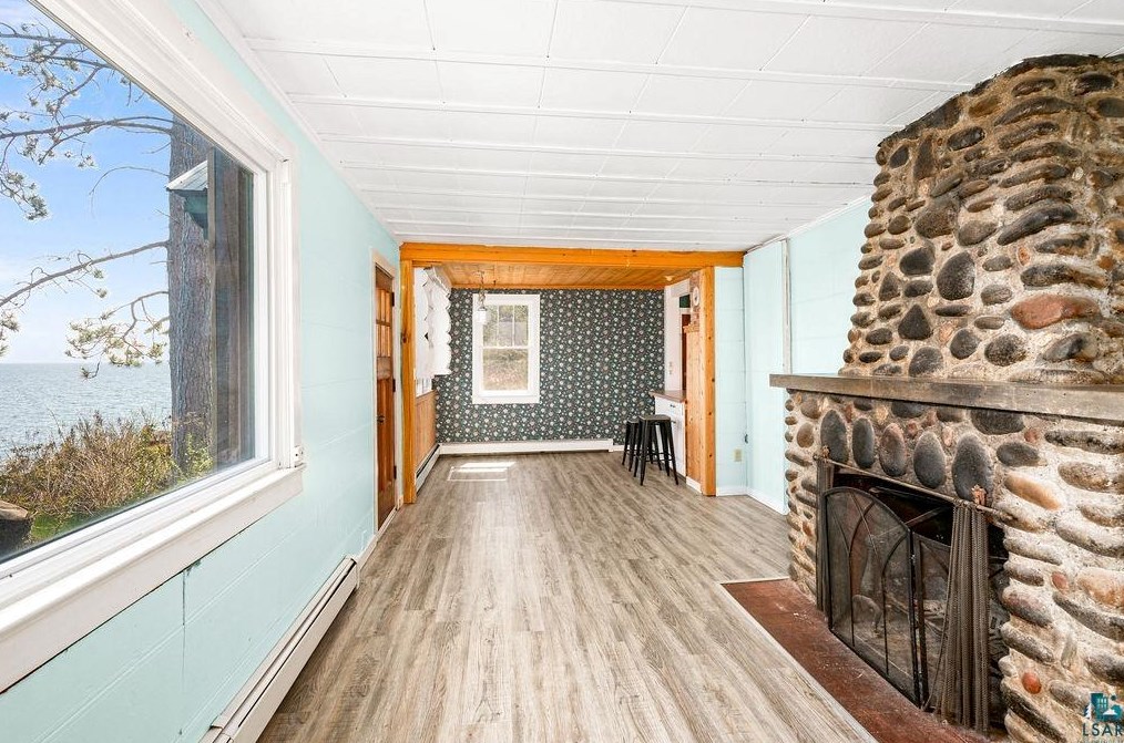 5868 Shr Dr, Duluth MN 55804-9655 exterior