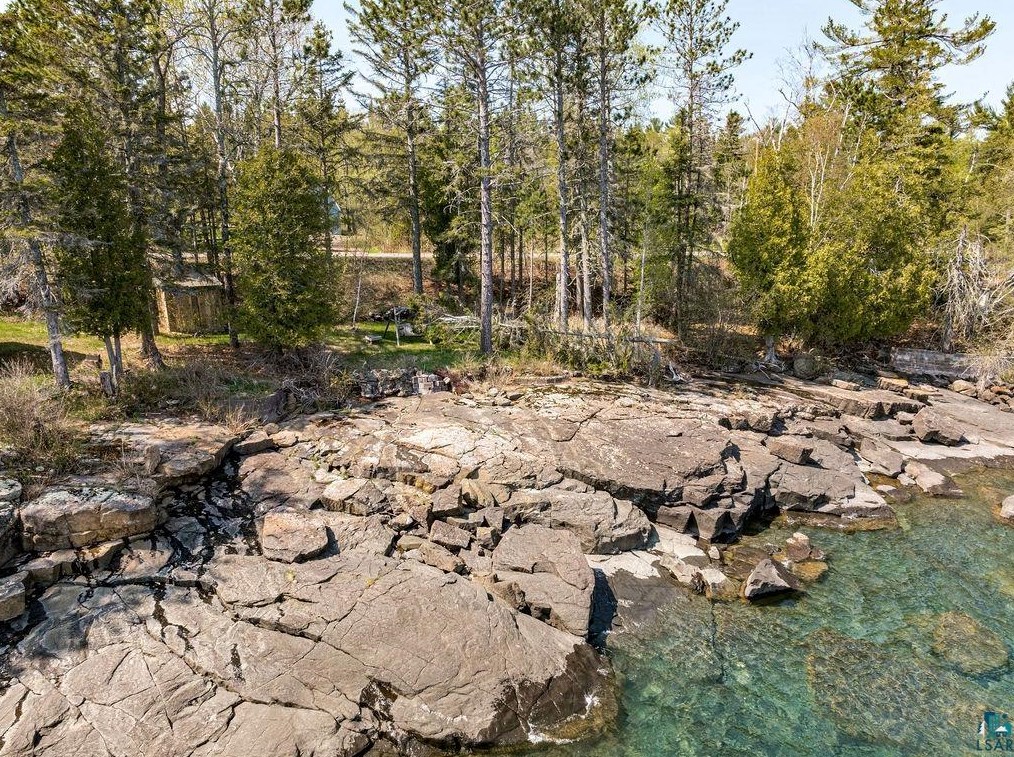 5868 Shr Dr, Duluth MN 55804-9655 exterior