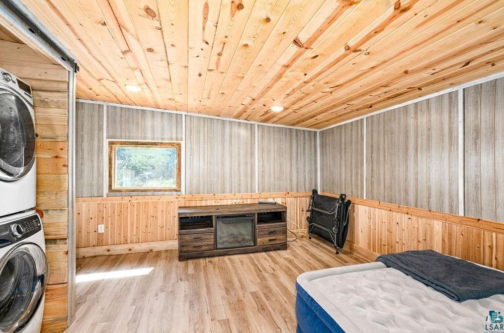 5868 Shr Dr, Duluth MN 55804-9655 exterior