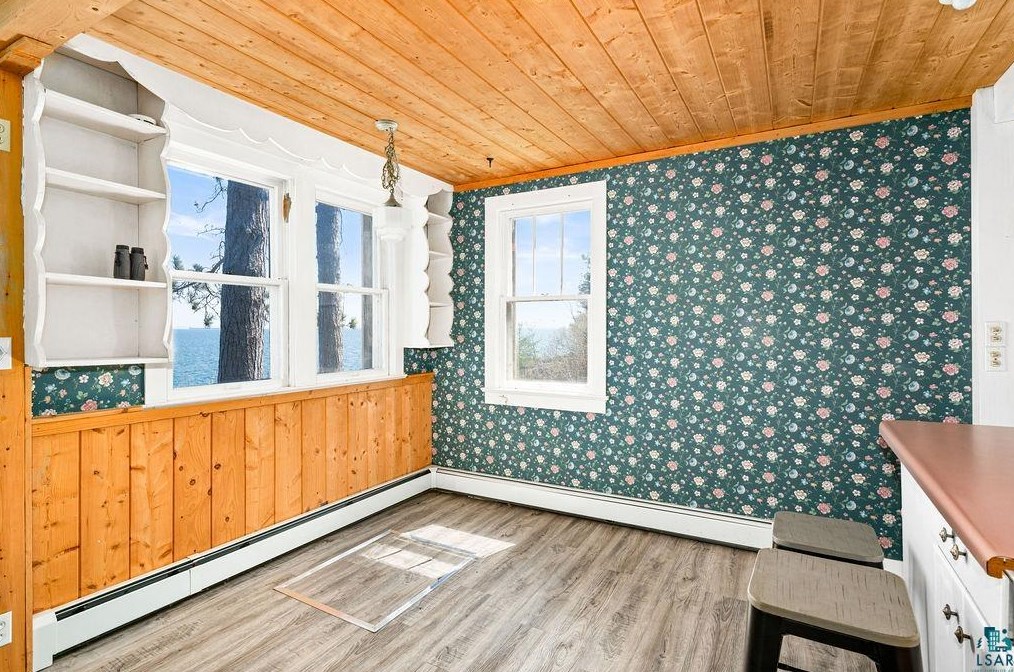 5868 Shr Dr, Duluth MN 55804-9655 exterior