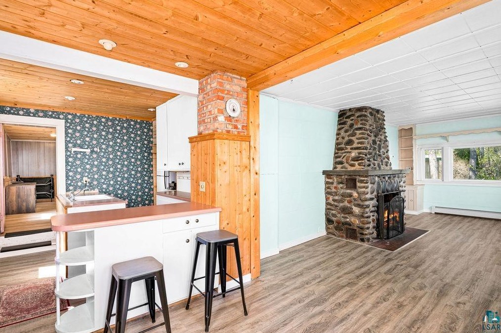 5868 Shr Dr, Duluth MN 55804-9655 exterior