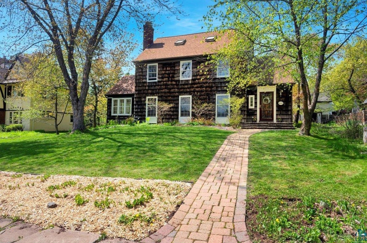 3525 E 3rd St, Duluth, MN 55804