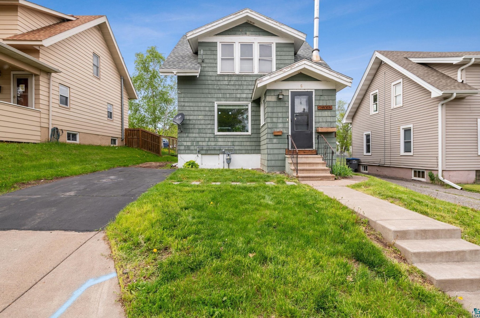 8 Sunnyside St, Duluth, MN 55808-1146