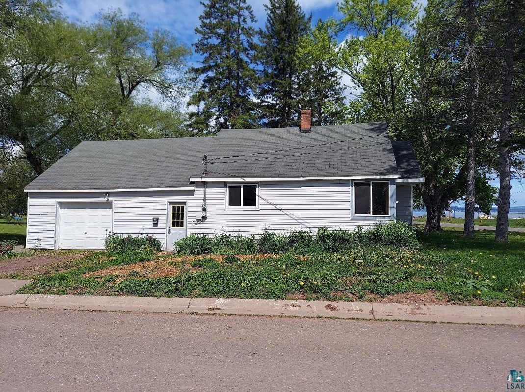 219 22nd Ave, Lac Du Flambeau Reservation, WI 54806-1022