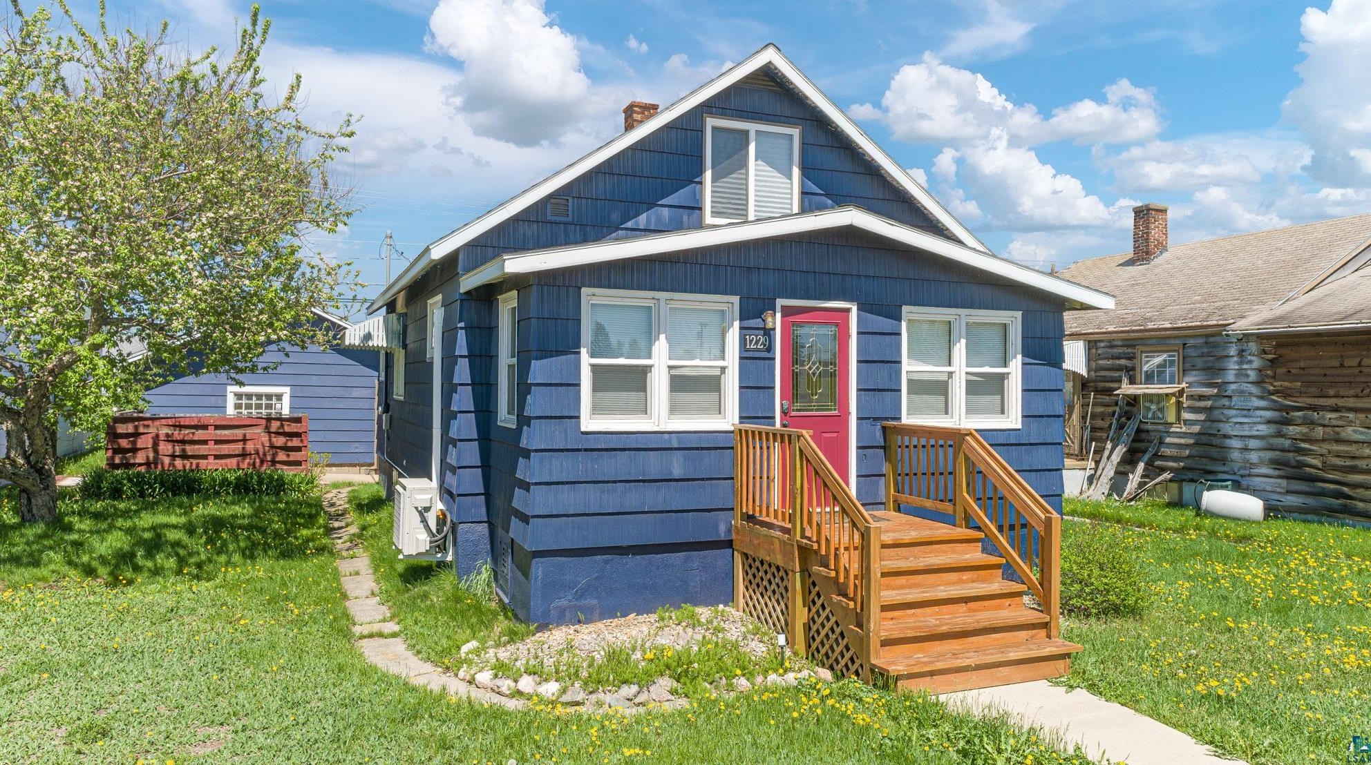 1229 E Sheridan St, Ely, MN 55731