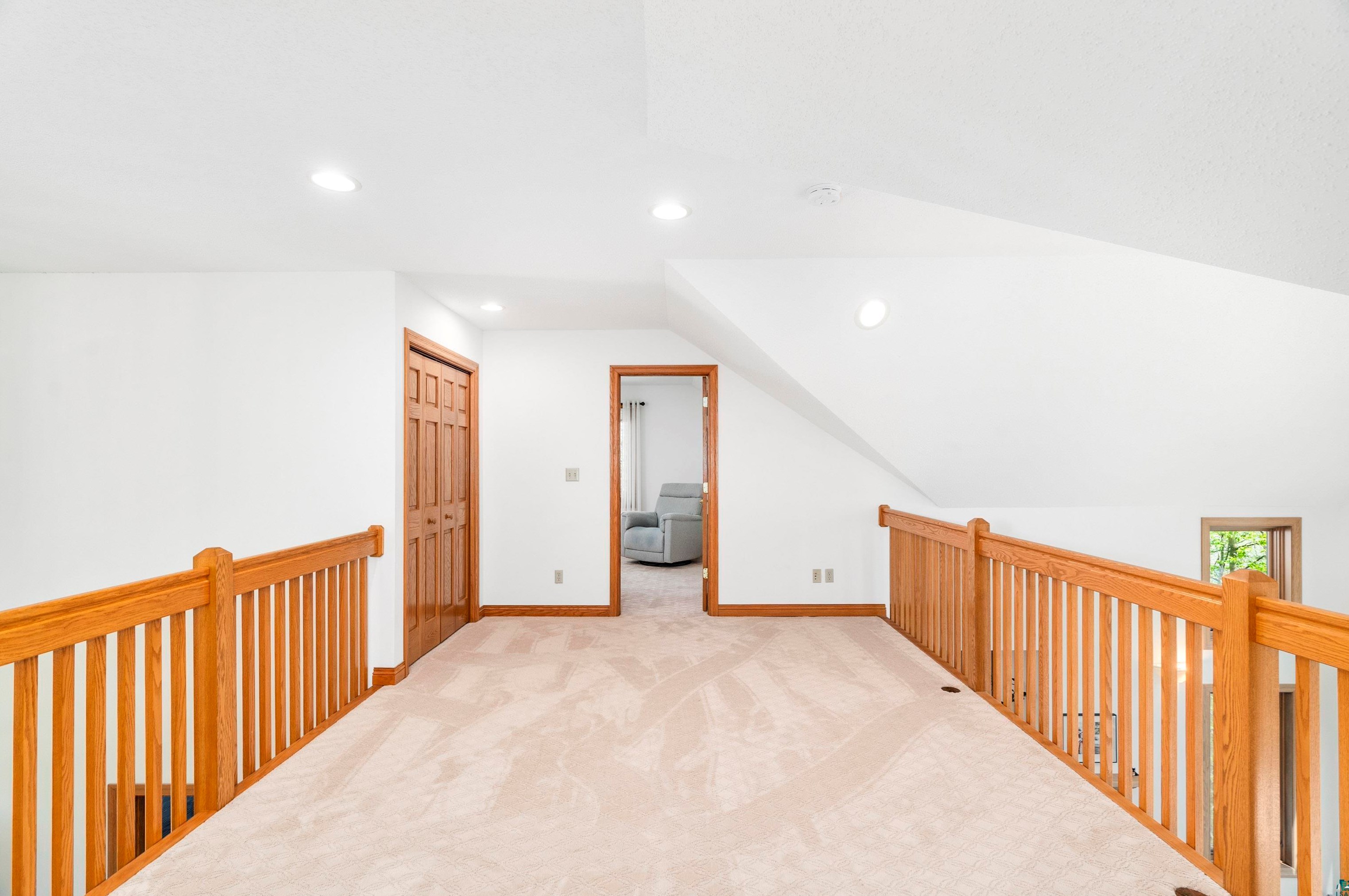 808 Ridgewood Rd, Duluth MN 55804-1733 exterior