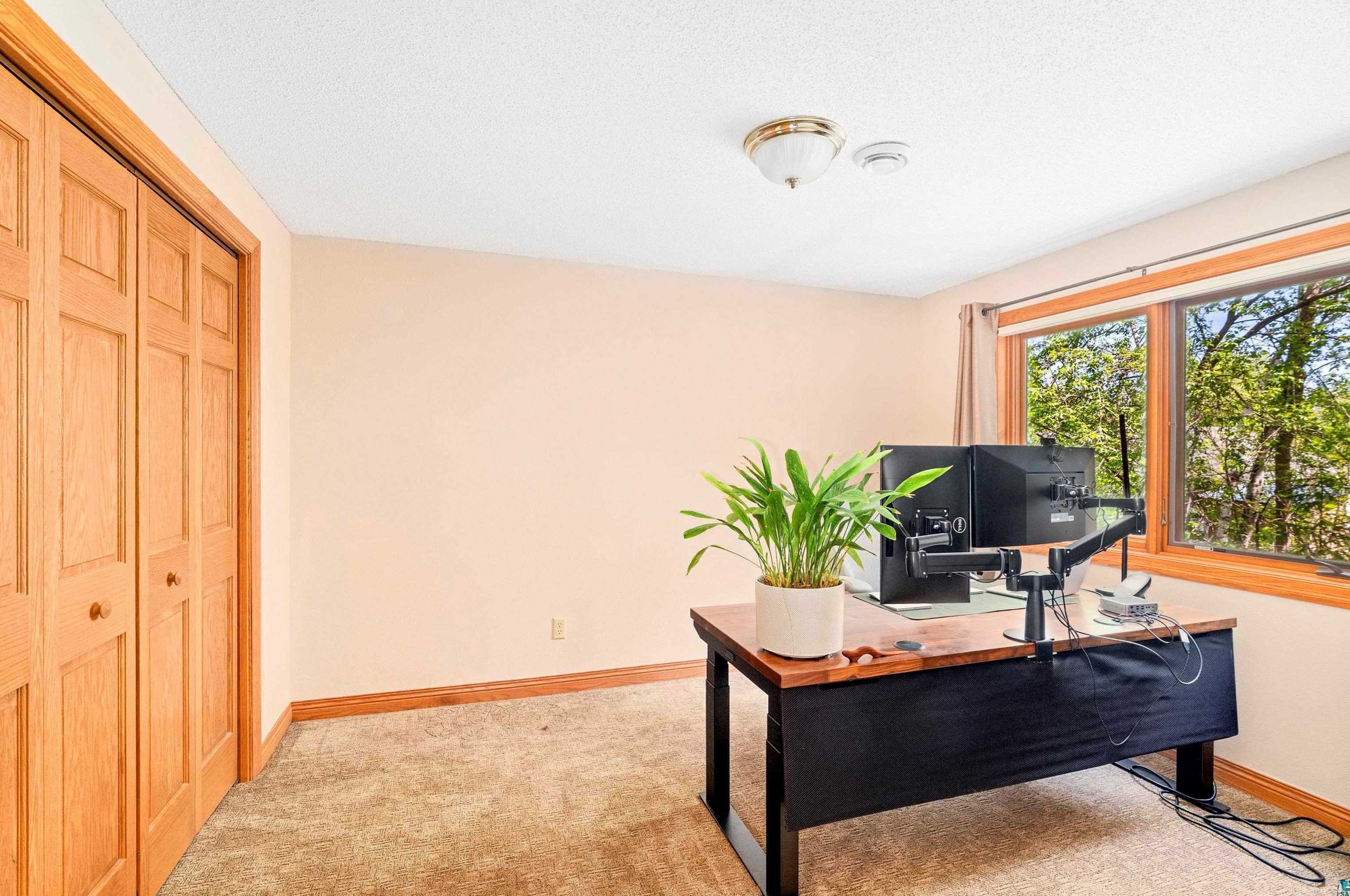 808 Ridgewood Rd, Duluth MN 55804-1733 exterior