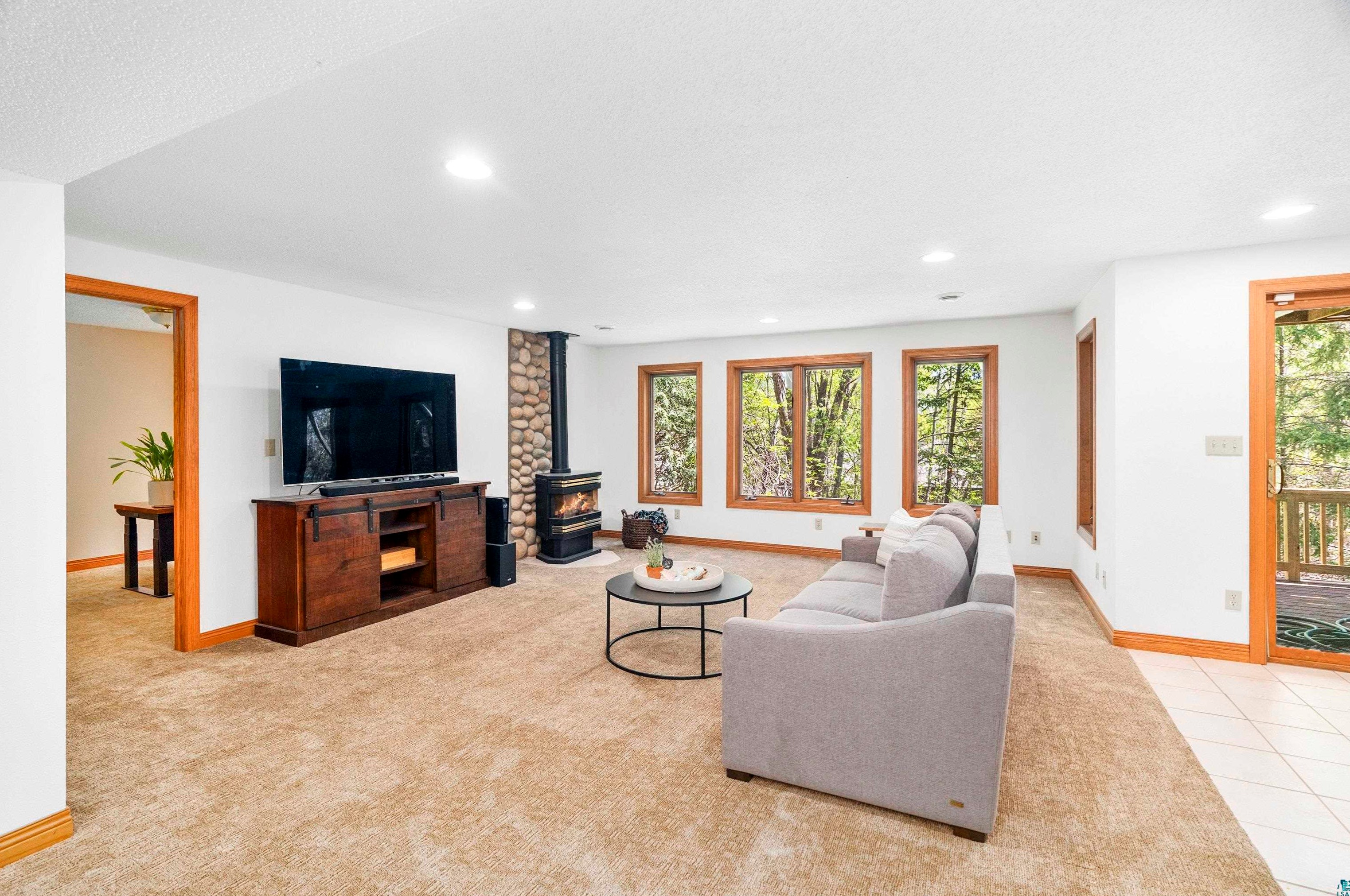 808 Ridgewood Rd, Duluth MN 55804-1733 exterior