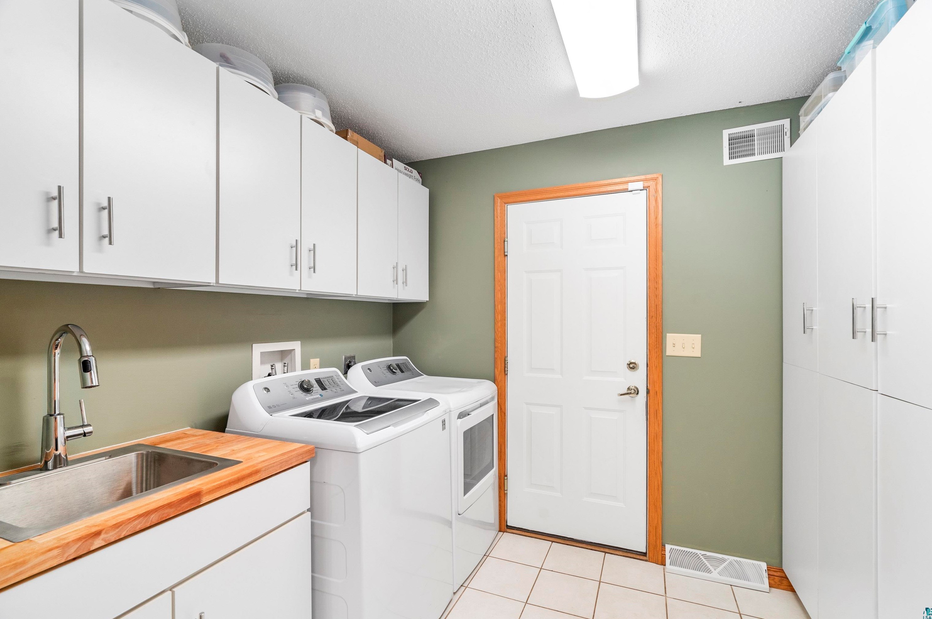 808 Ridgewood Rd, Duluth MN 55804-1733 exterior