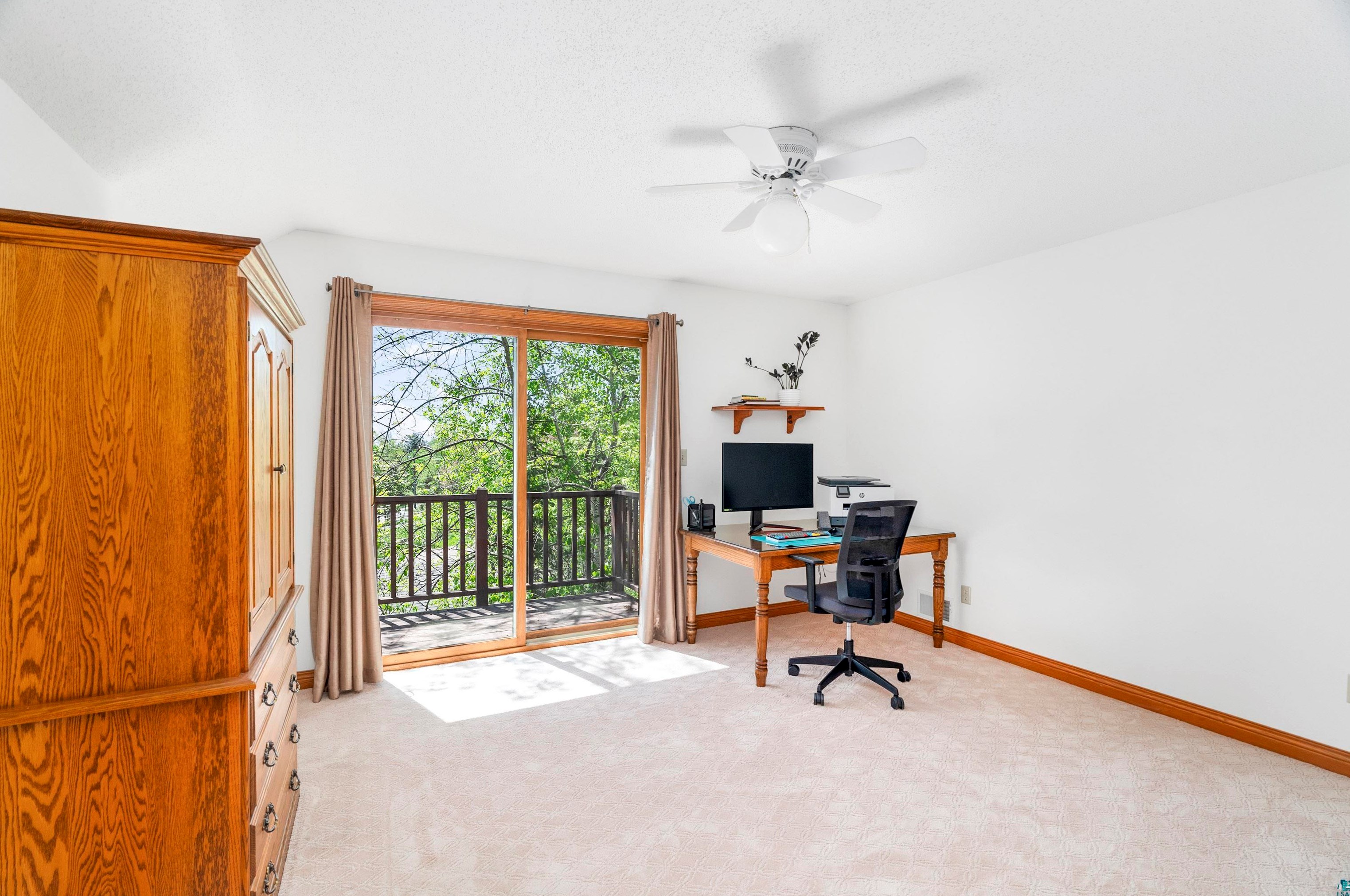 808 Ridgewood Rd, Duluth MN 55804-1733 exterior