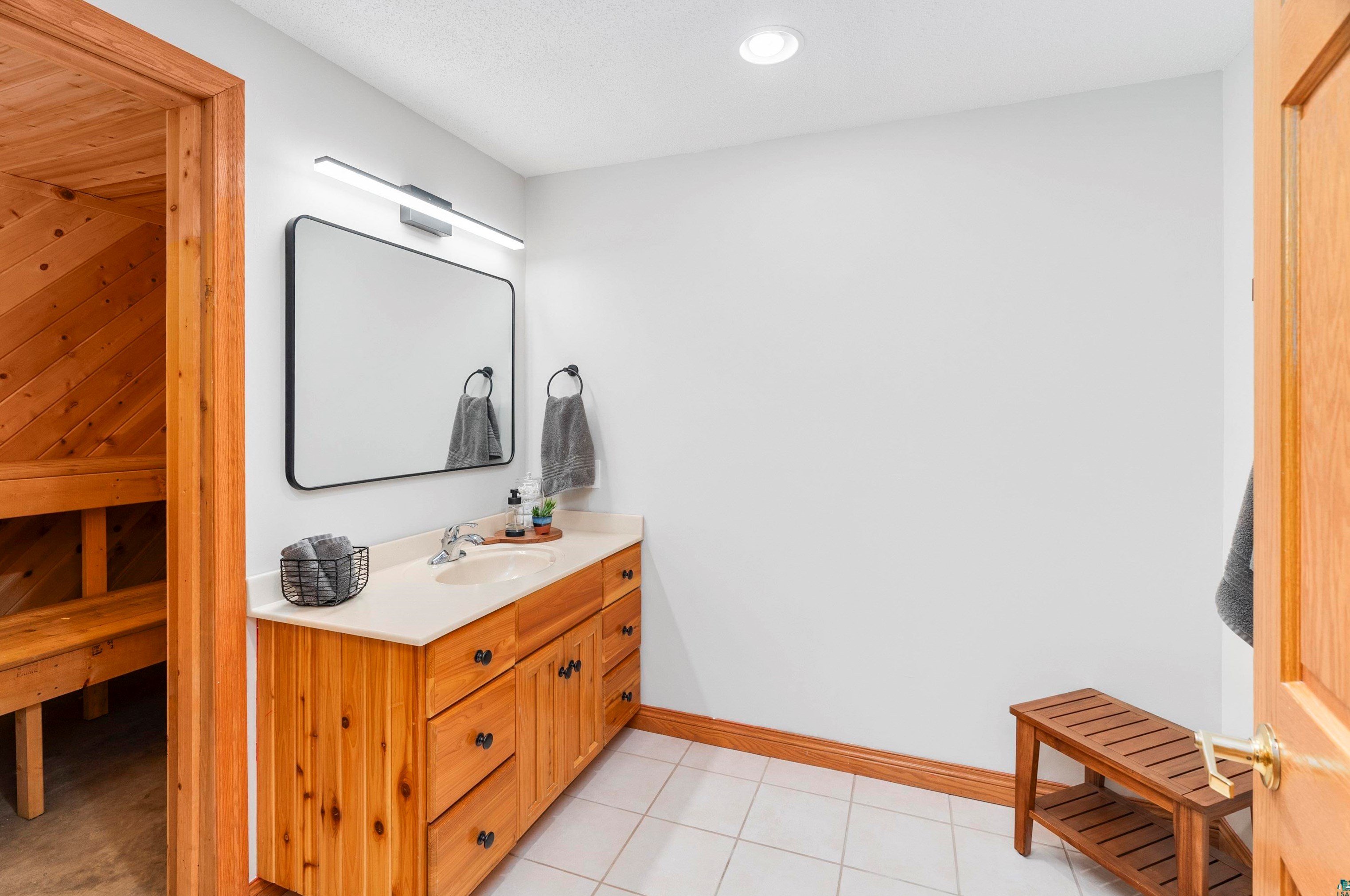 808 Ridgewood Rd, Duluth MN 55804-1733 exterior