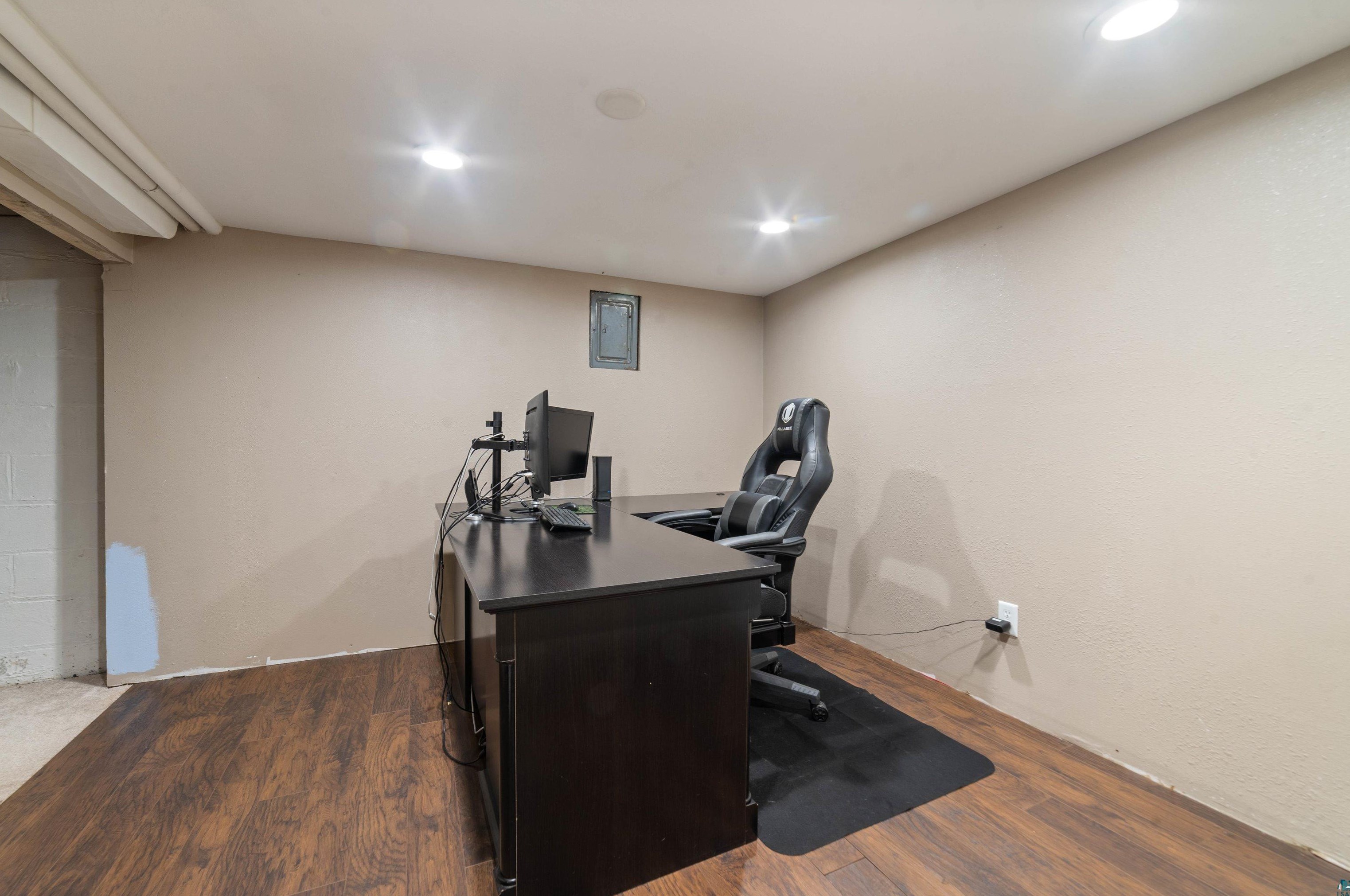 2509 15 St, Duluth MN 55806-1121 exterior