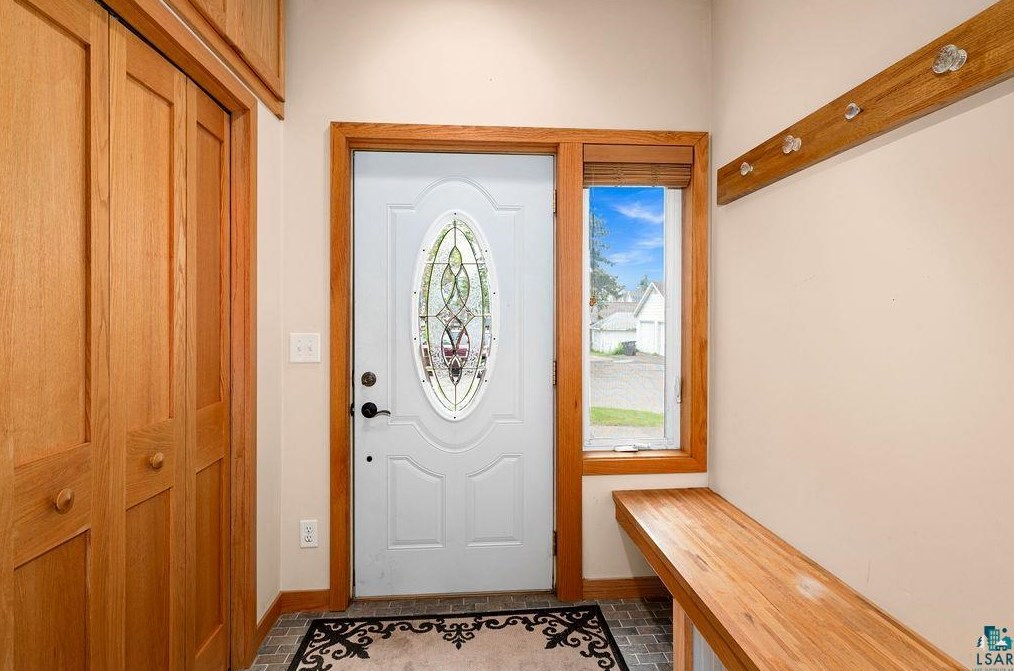 523 43rd Ave, Duluth, MN 55807-1557