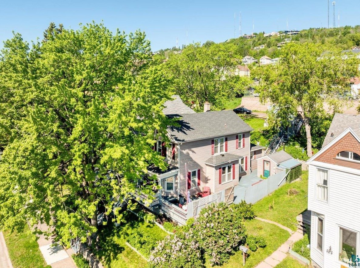 219 W 3rd St, Duluth, MN 55806