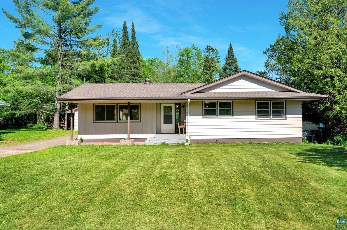 412 Basswood Ave, Duluth, MN 55811-5114