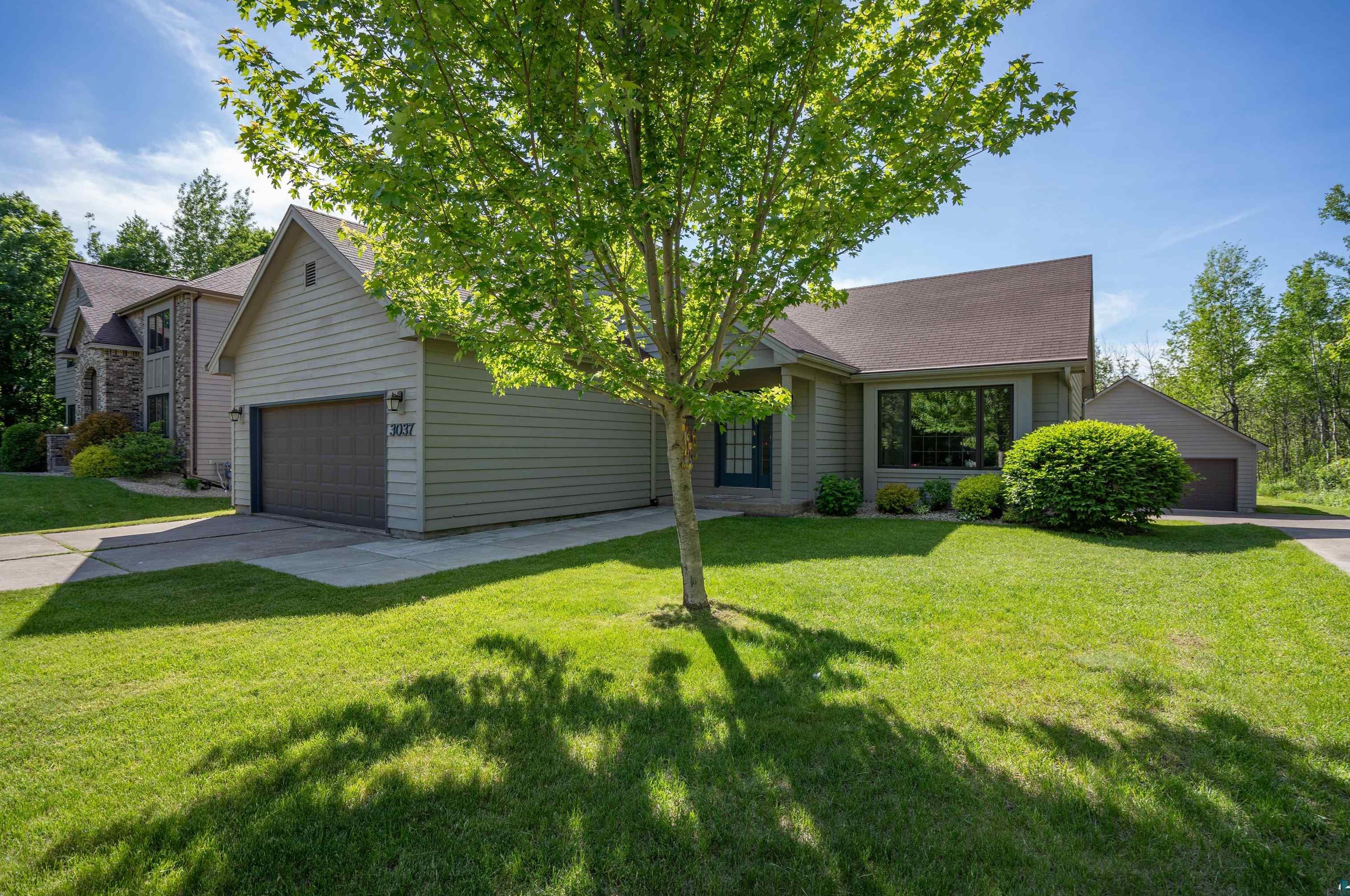 3037 Parkwood Ln, Duluth, MN 55811-5801