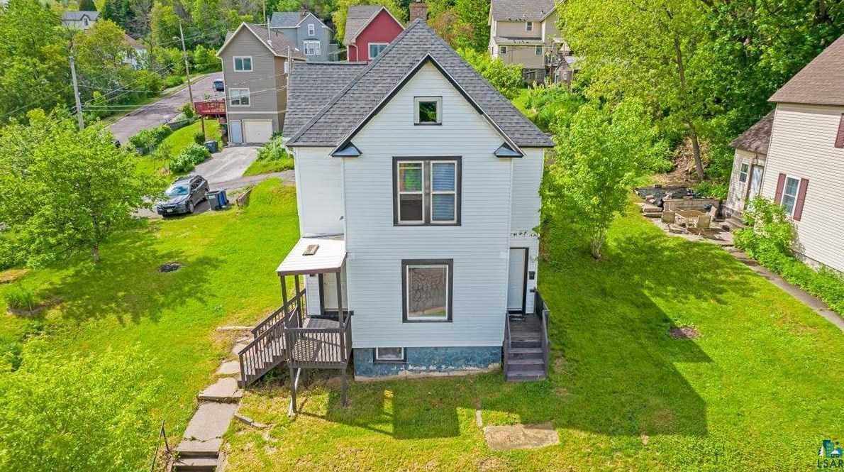 1727 W 2nd St, Duluth, MN 55806
