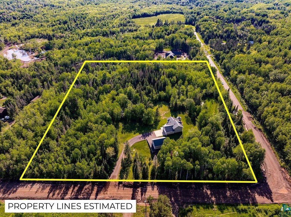 835 Larsmont Rd, Two Harbors, MN 55616