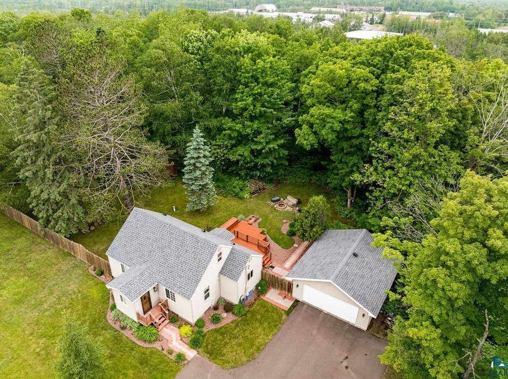 4911 Maple Grove Rd, Duluth, MN 55811-1446