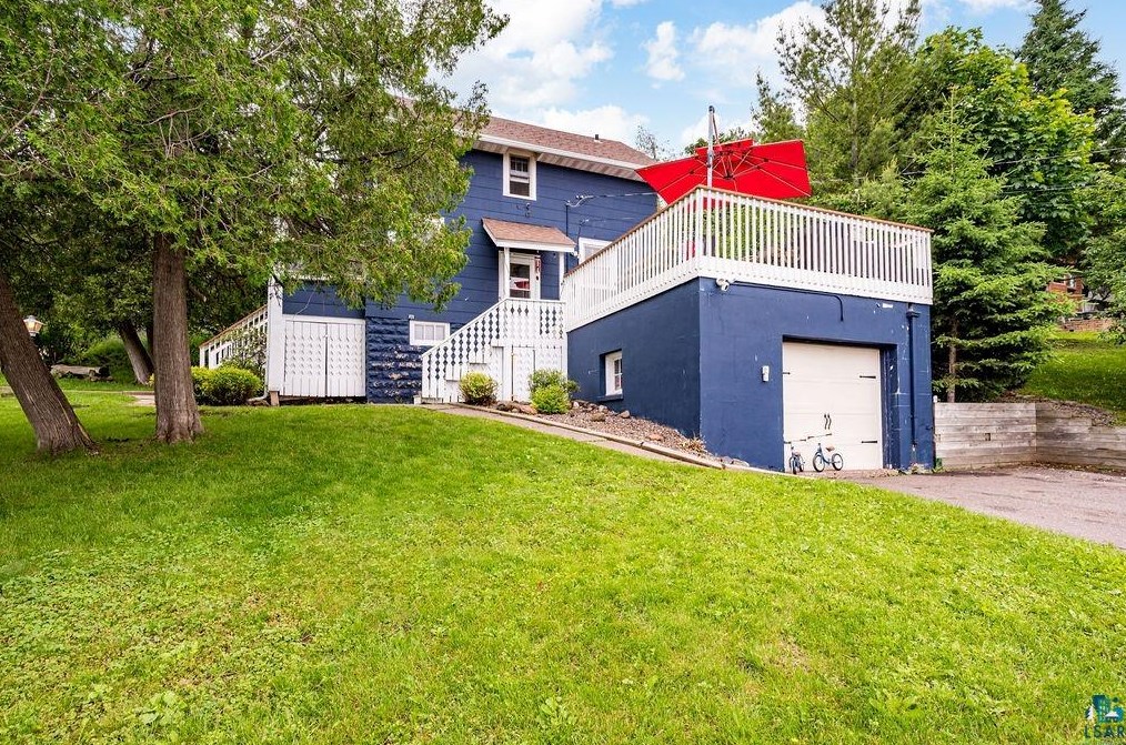 705 High St, Duluth, MN 55805
