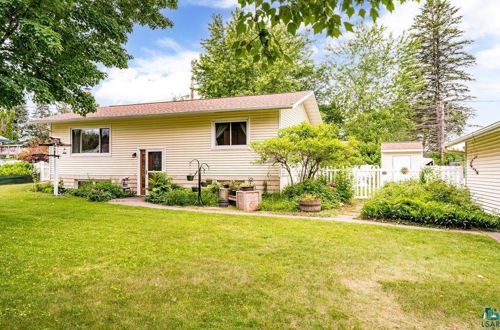 508 Sunrise Dr, Carlton, MN 55718