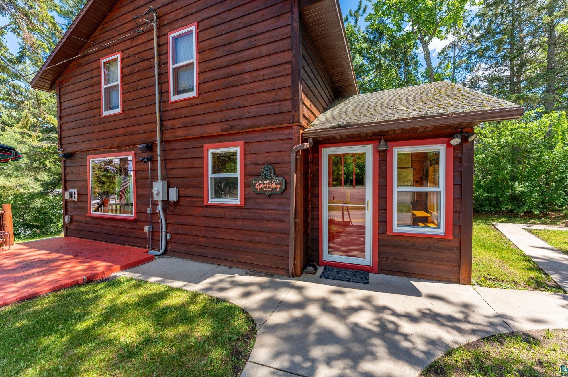 4 E Boundary St, Ely, MN 55731