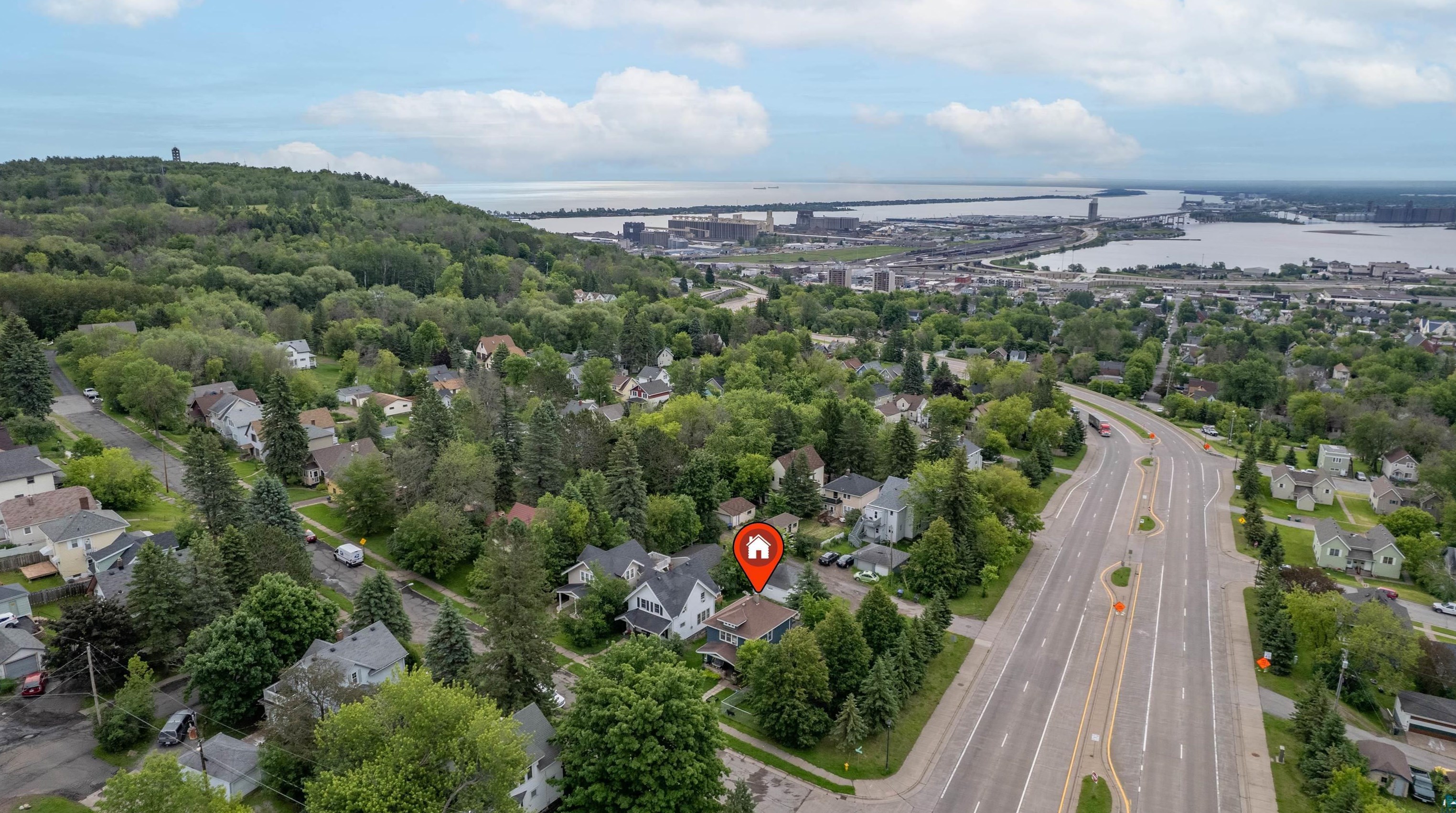 2242 W 12th St, Duluth, MN 55806