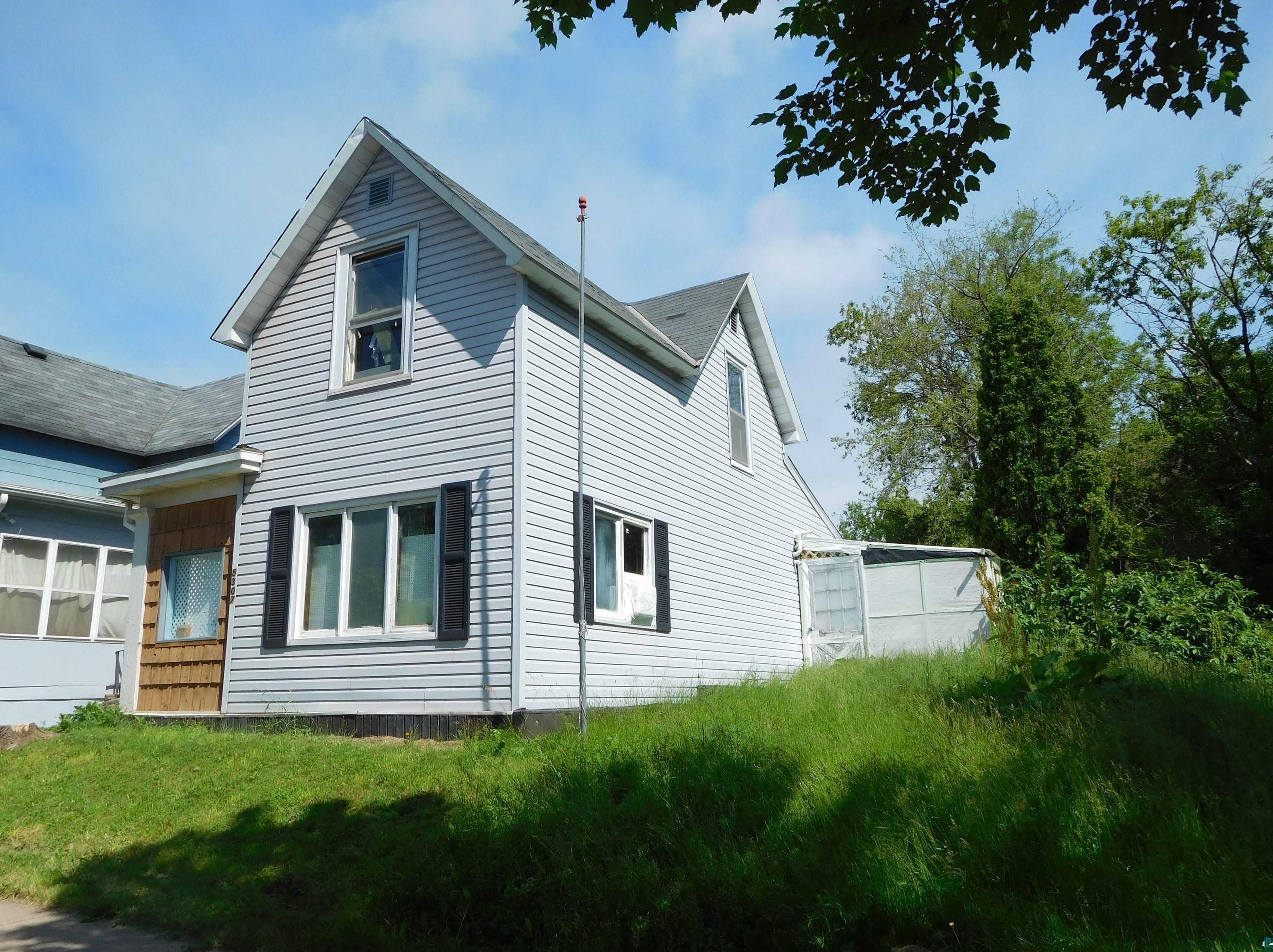 5307 Wadena St, Duluth, MN 55807
