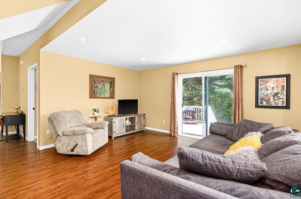 130 W Lemon St, Duluth, MN 55811