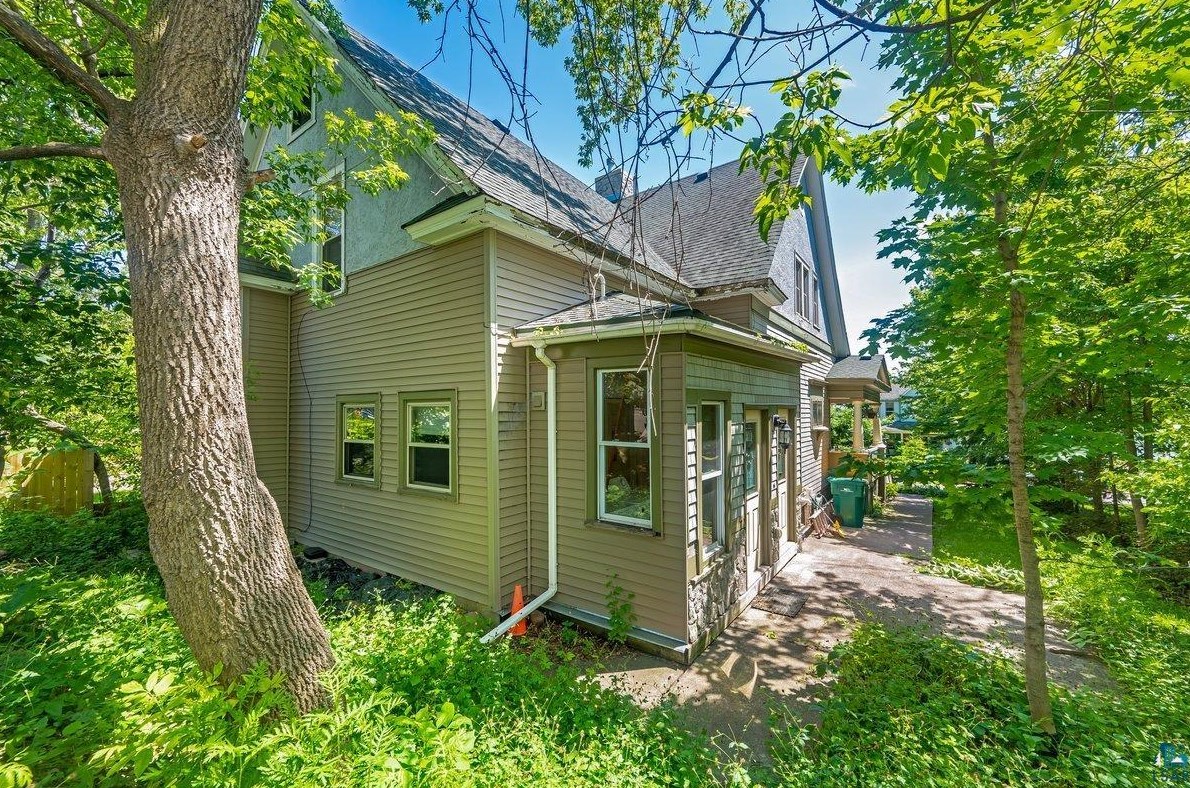 1513 Jefferson St, Duluth, MN 55812-1612