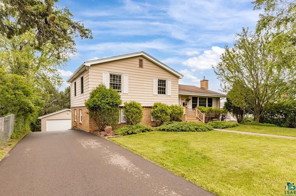 2526 Greysolon Rd, Duluth, MN 55812