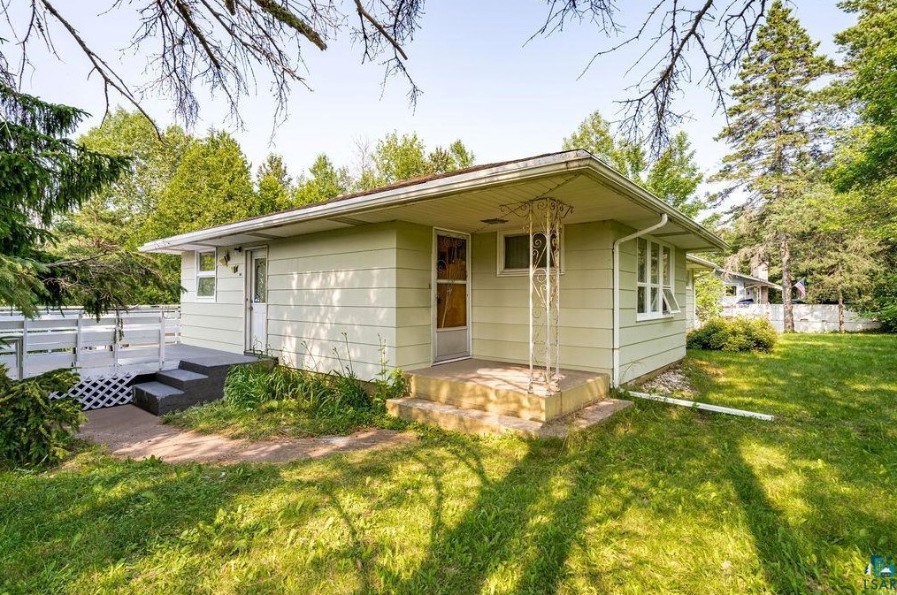 325 Maple Grove Rd, Duluth, MN 55811-4713