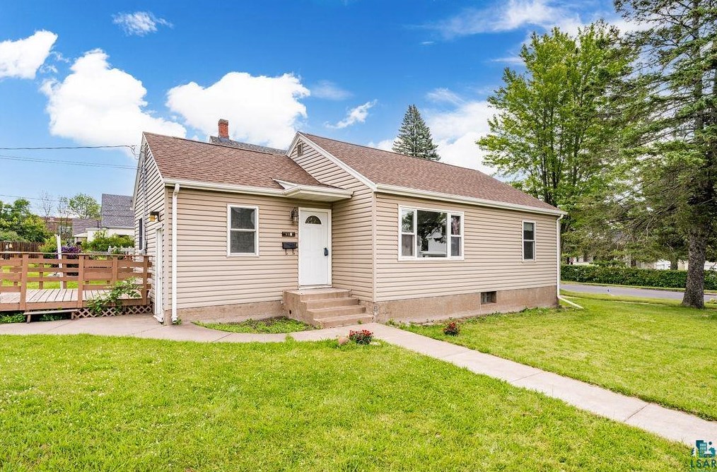502 41st Ave, Duluth, MN 55807-1516
