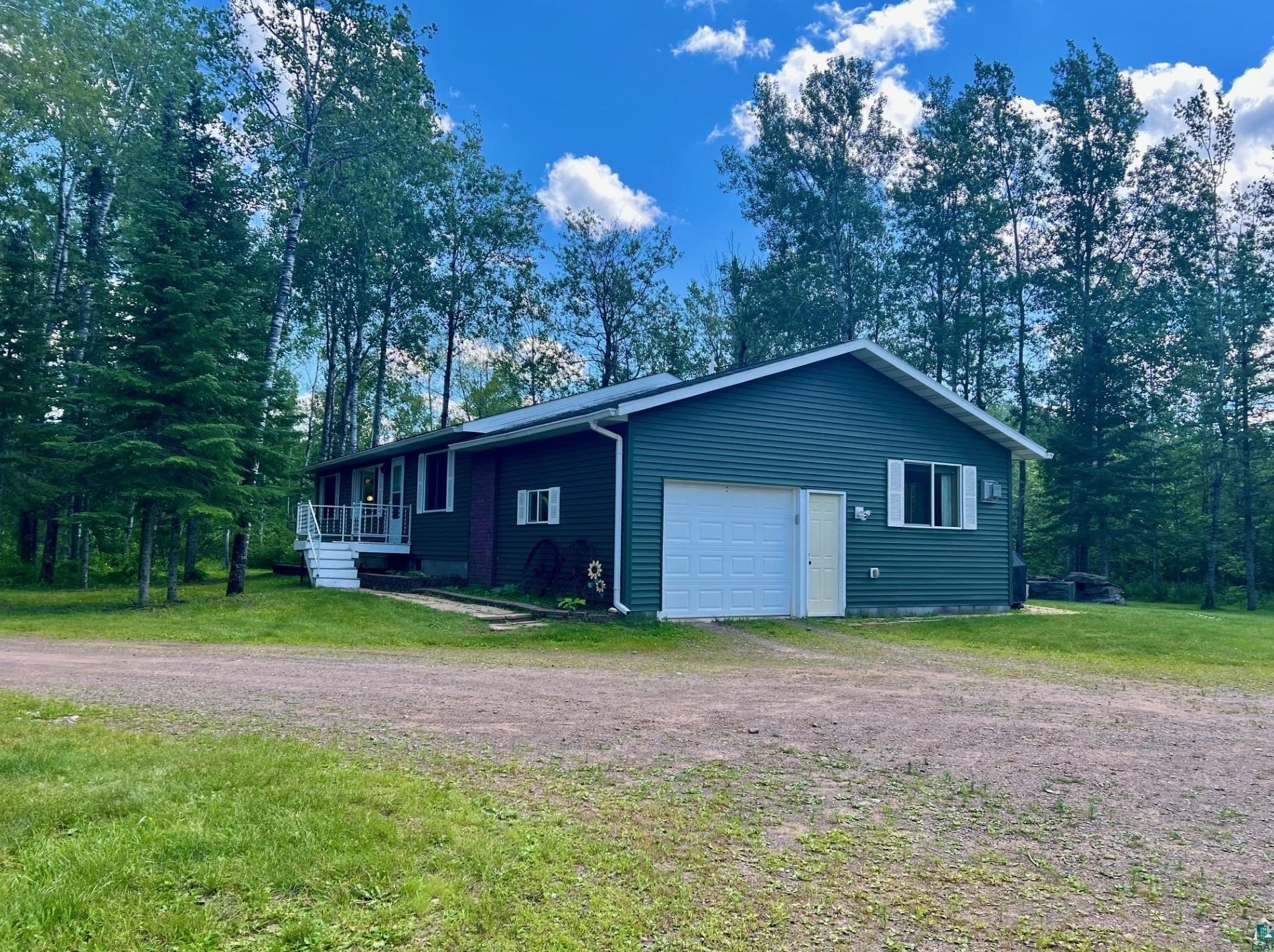 1903 Gillogly Rd, Carlton, MN 55718
