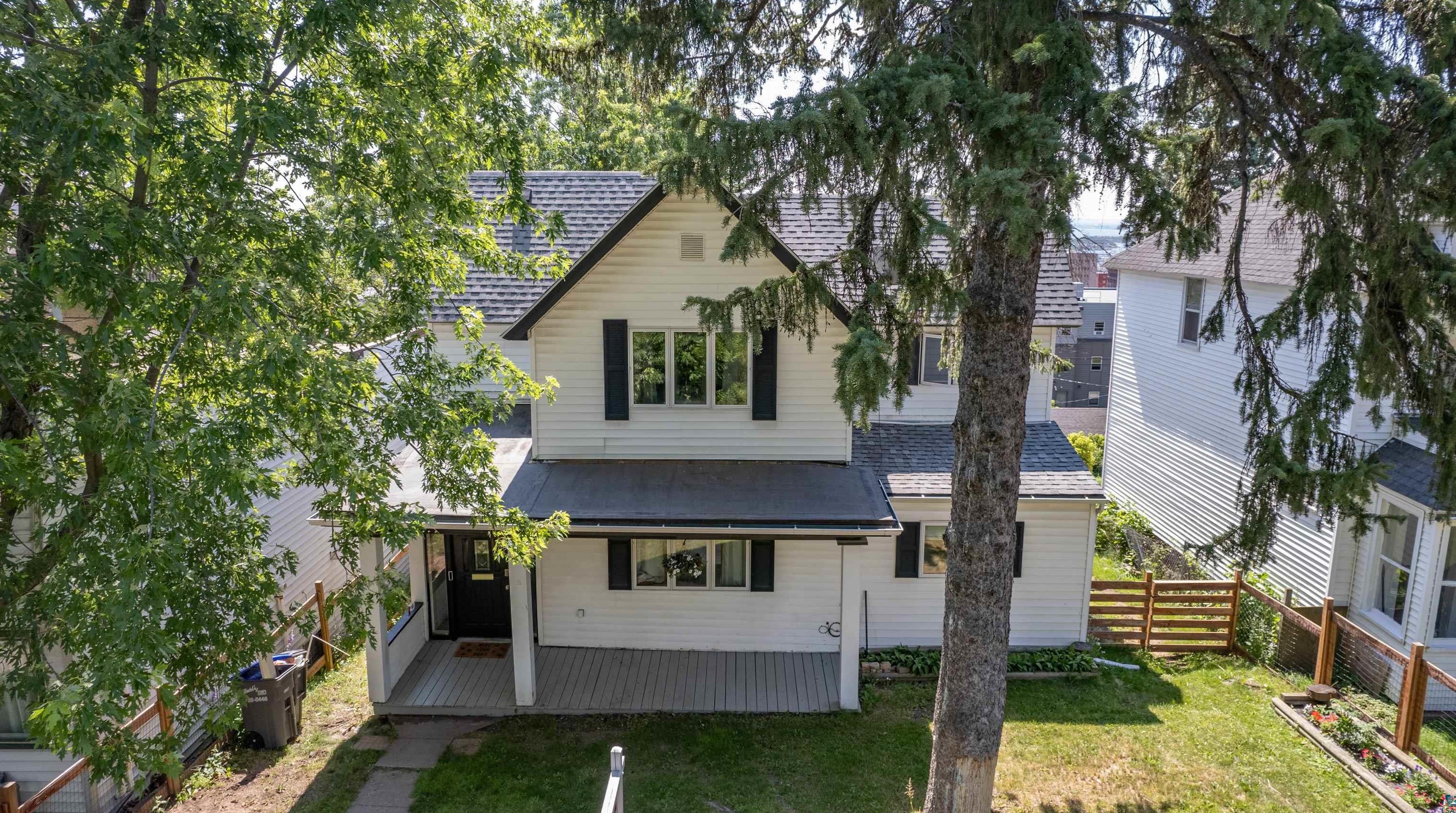 114 5th St, Duluth MN  55805-1714 exterior