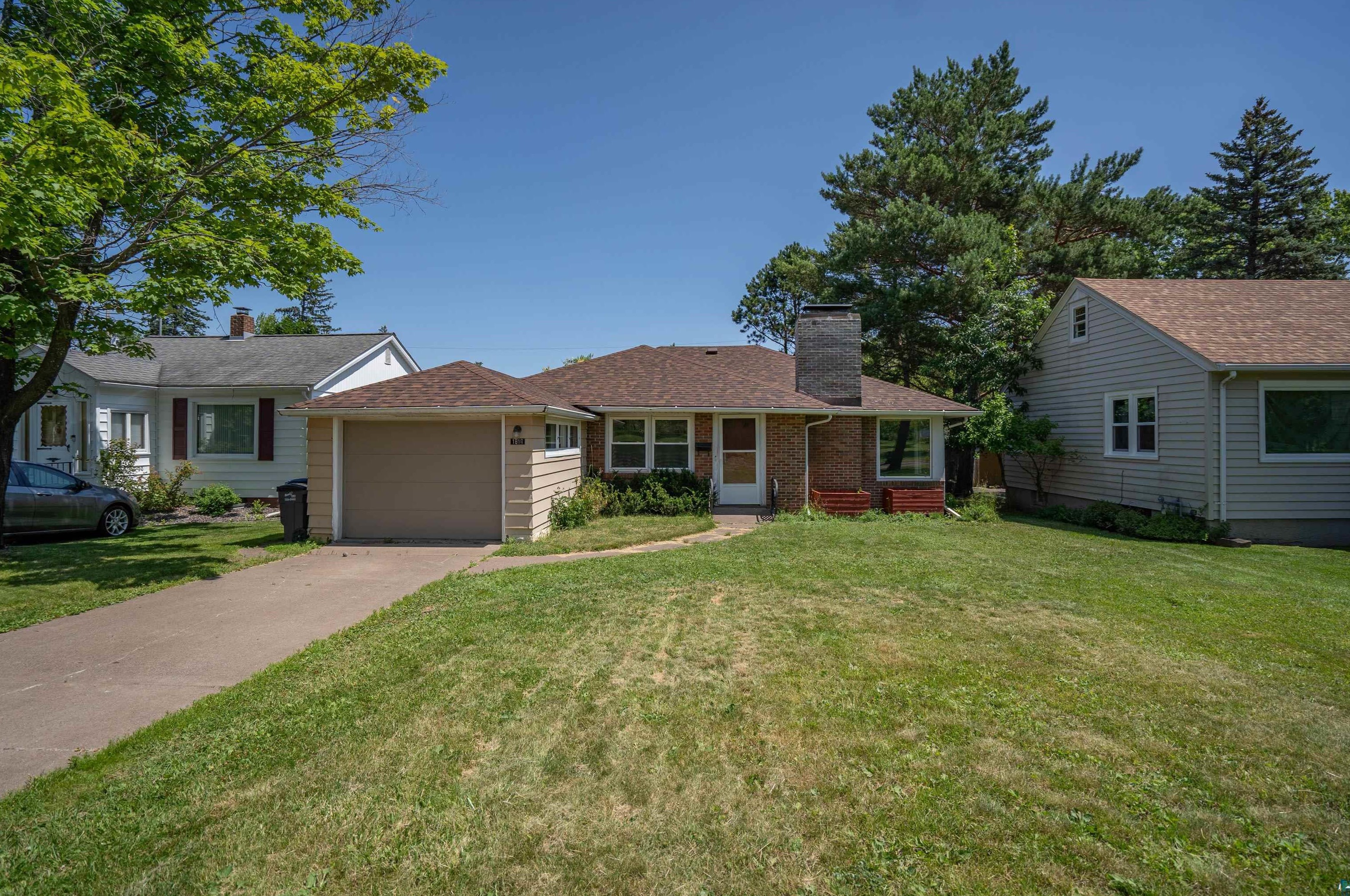 1810 Dunedin Ave, Duluth, MN 55803-2532