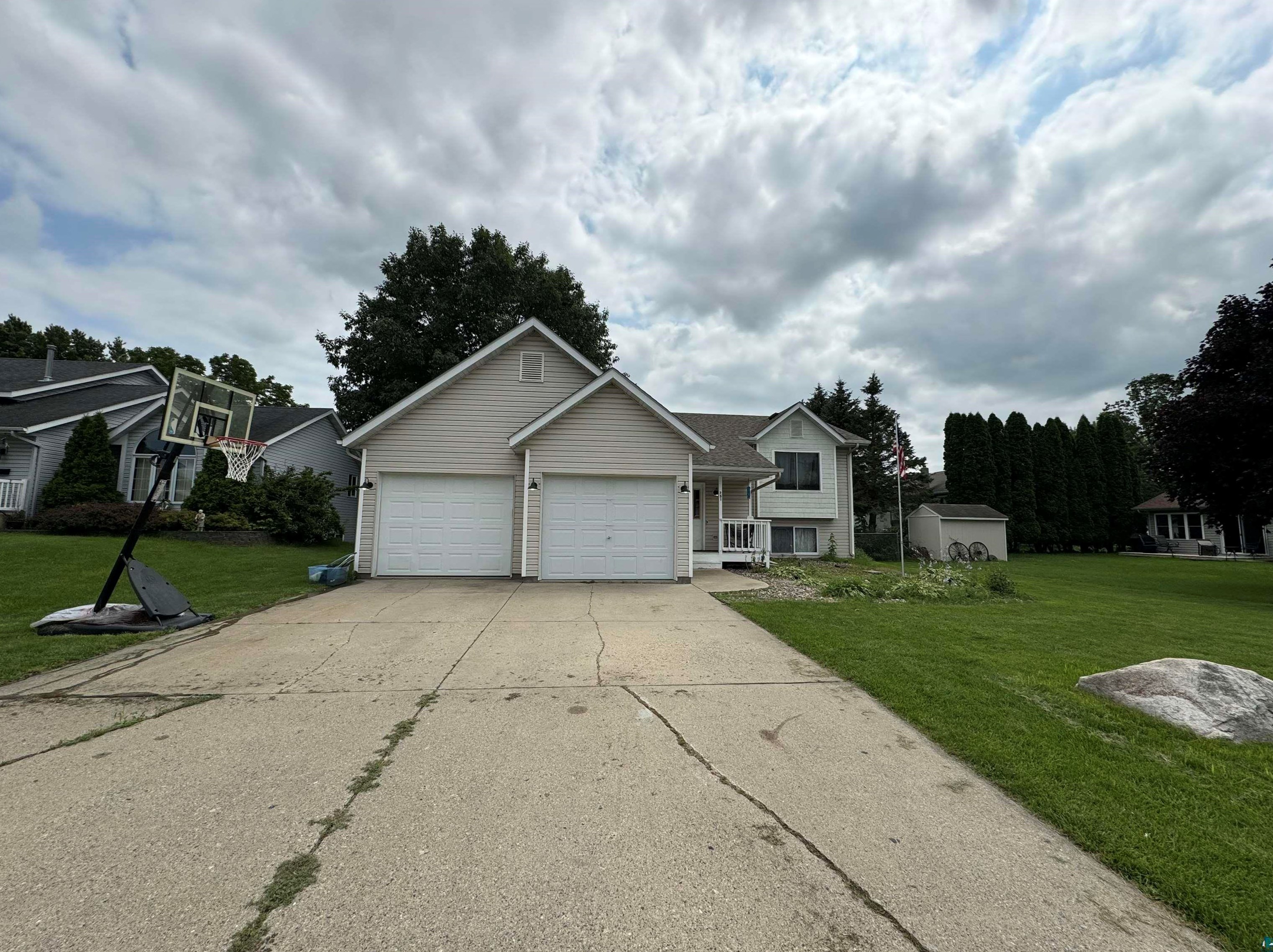 751 18th St Ne, Havana, MN 55060