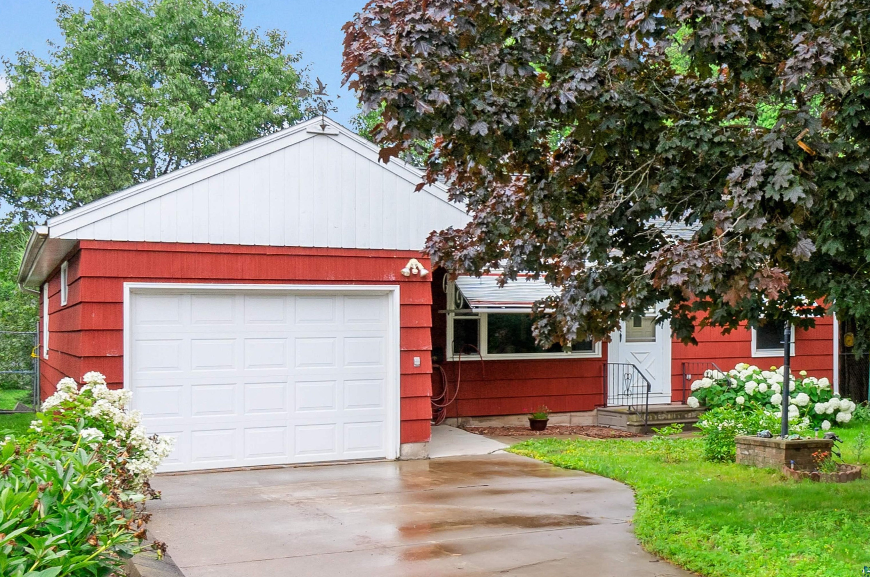 706 22nd St, Scanlon, MN 55720