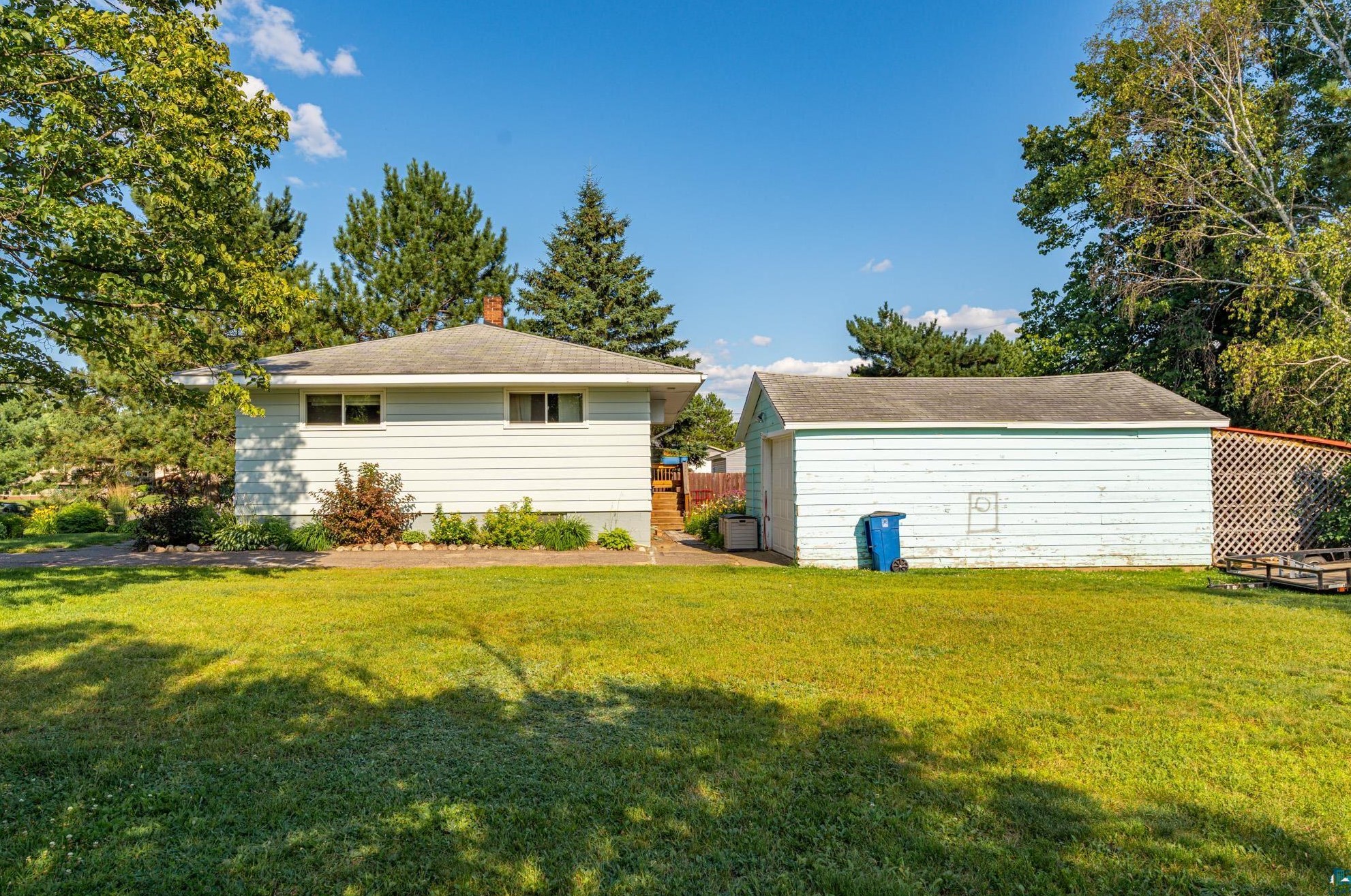 112 E Beacon Hill Rd, Ely, MN 55731