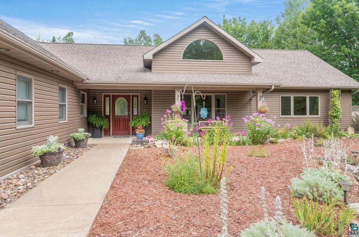 5347 Maple Grove Rd, Duluth, MN 55811-3660